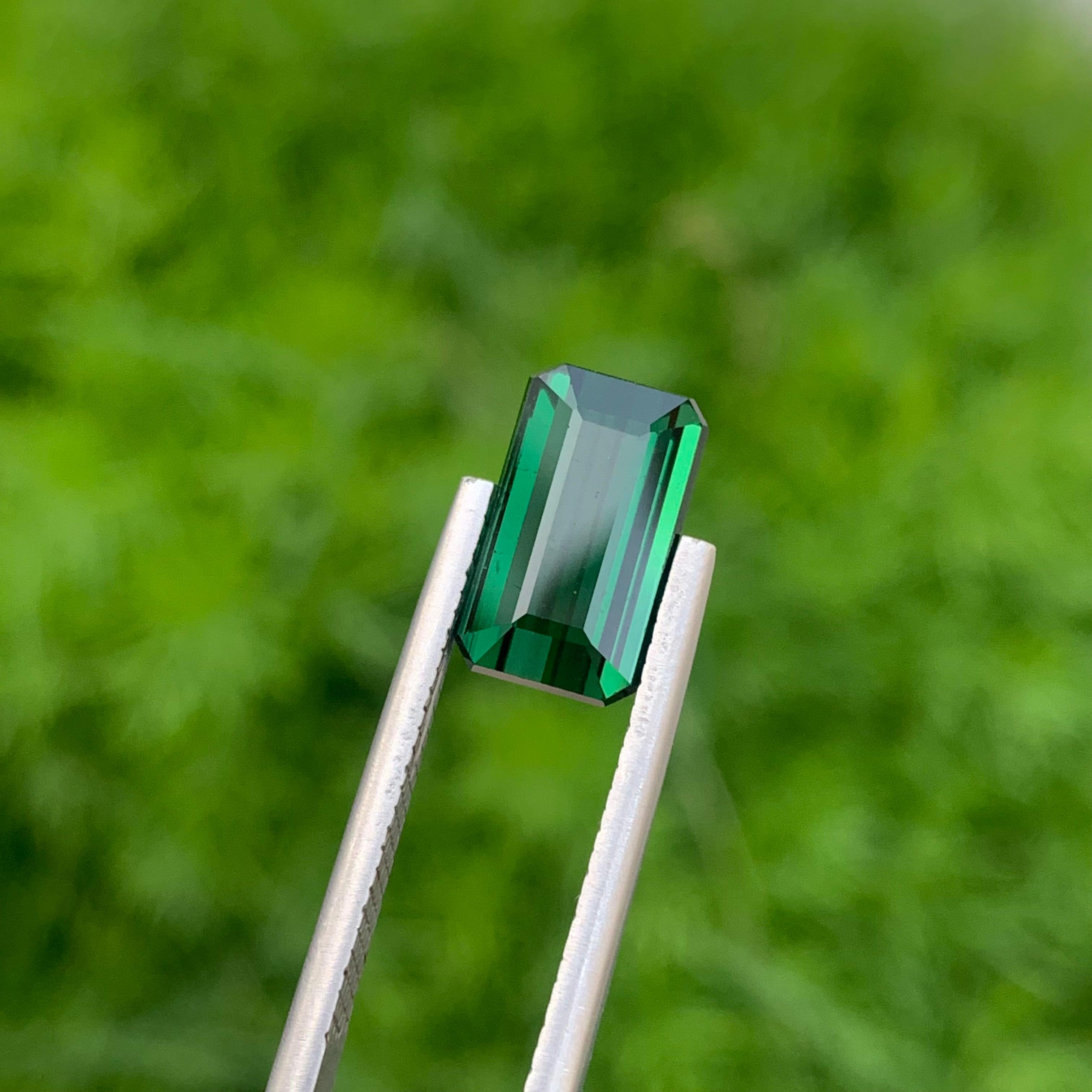 4.50 Carats Dark Green Loose Chrome Tourmaline Emerald Shape From Madagascar  In New Condition In Peshawar, PK