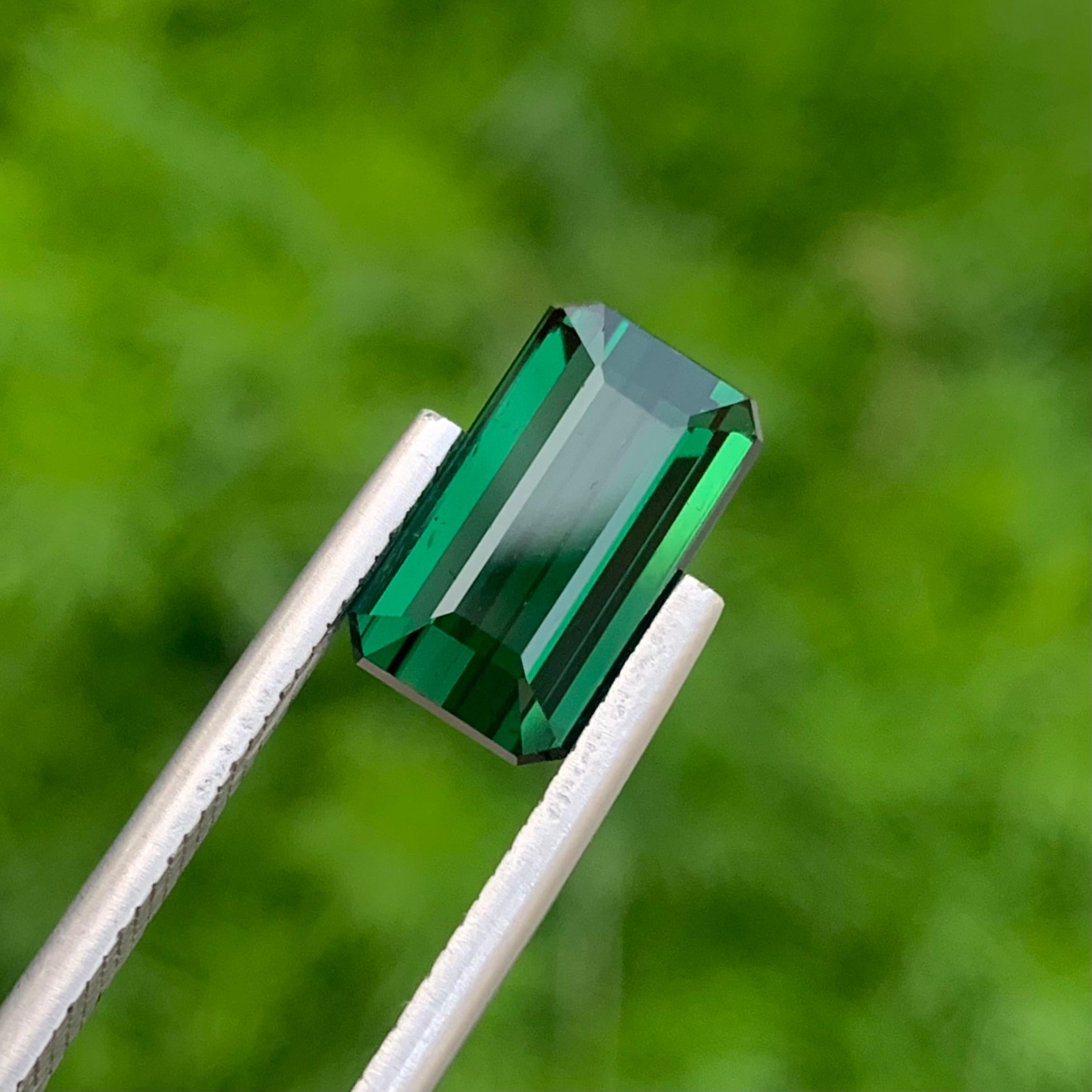 Women's or Men's 4.50 Carats Dark Green Loose Chrome Tourmaline Emerald Shape From Madagascar 