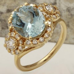 4.50 Carat Exquisite Natural Aquamarine and Diamond 14K Solid Yellow Gold Ring