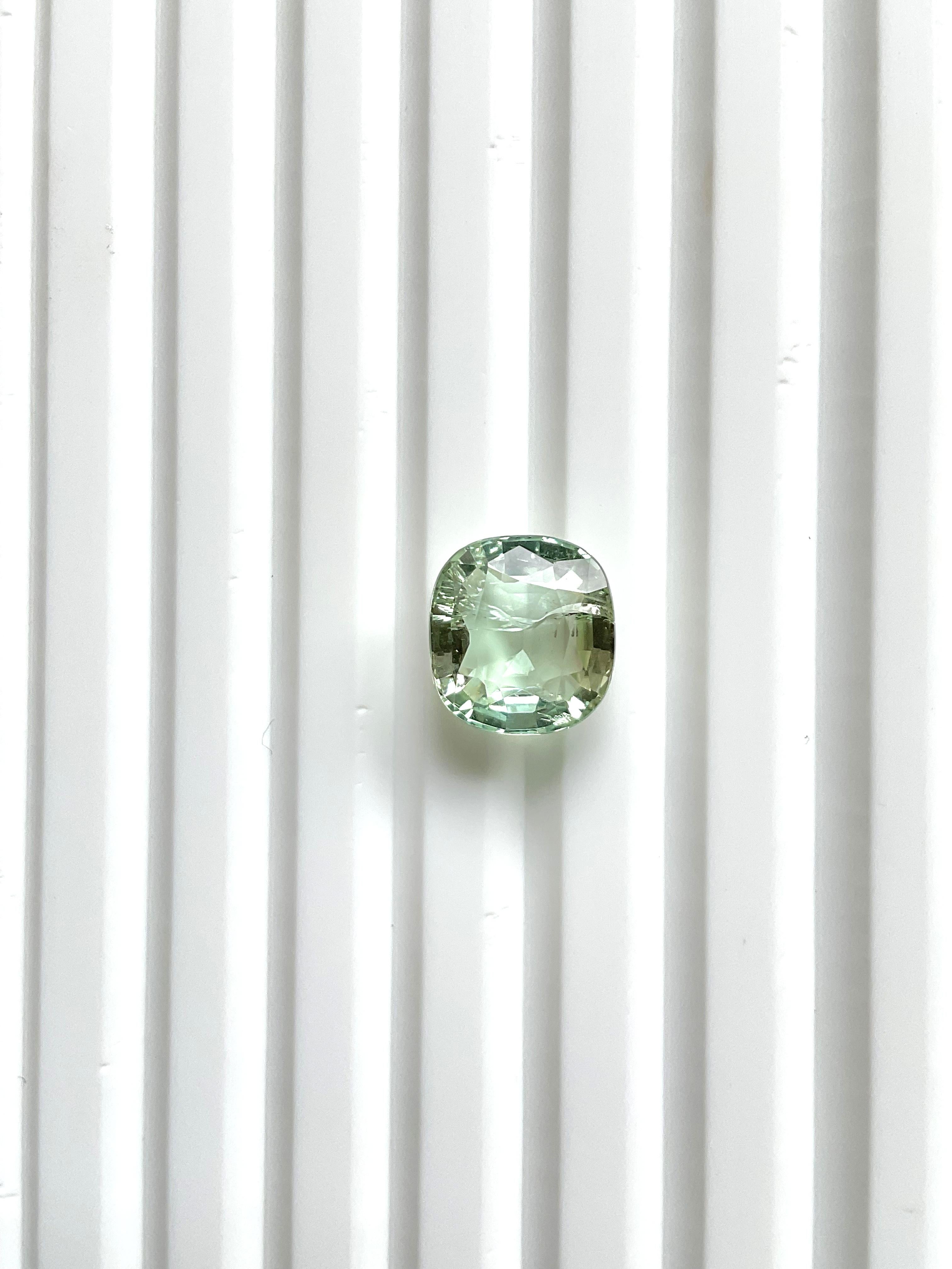 4.50 Carats Green Tourmaline Faceted Oval Cut stone Top Quality Natural Gemstone (Tourmaline verte taillée en ovale) Neuf - En vente à Jaipur, RJ