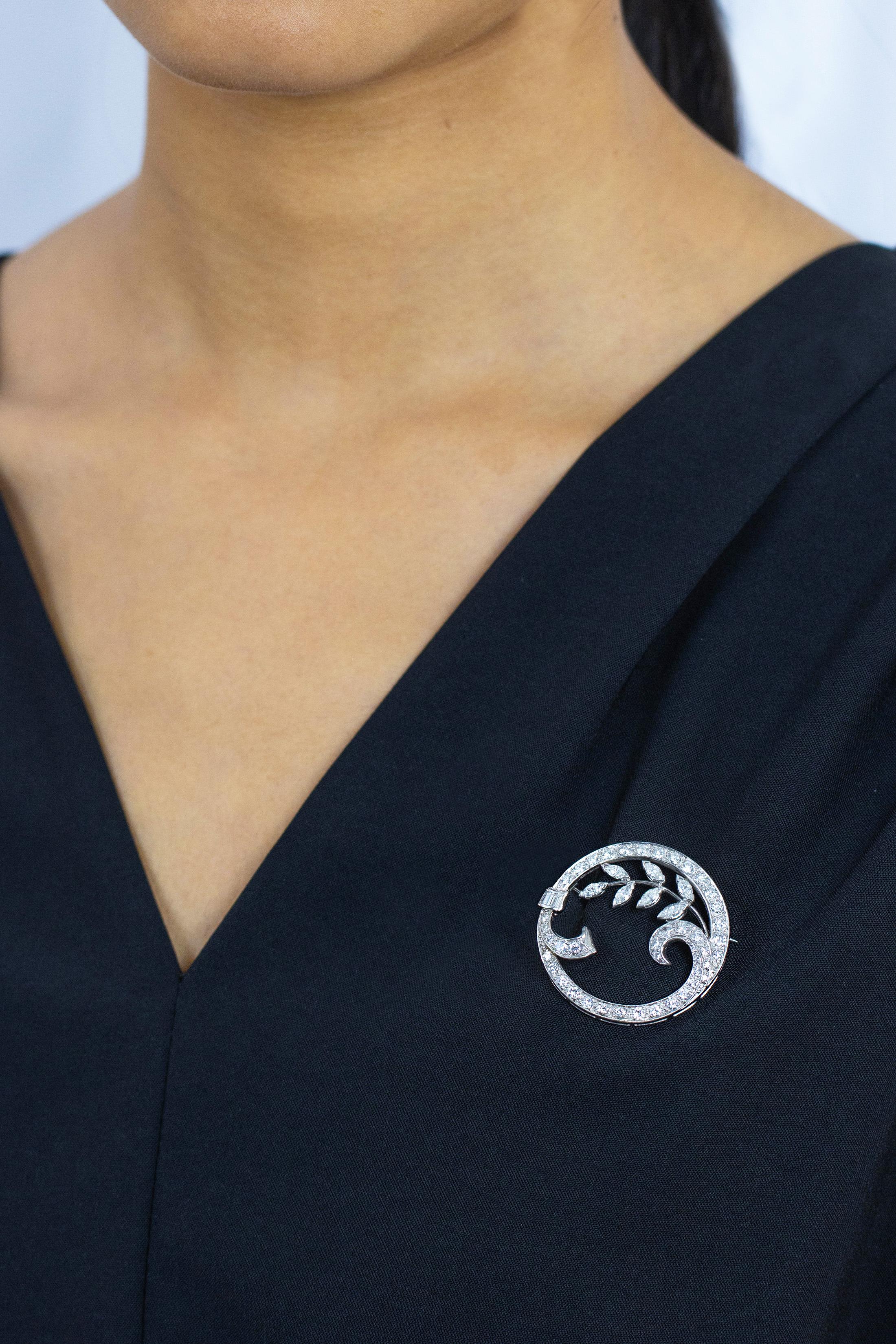 De las mujeres Broche de platino con diamante redondo brillante total de 4,50 quilates en venta