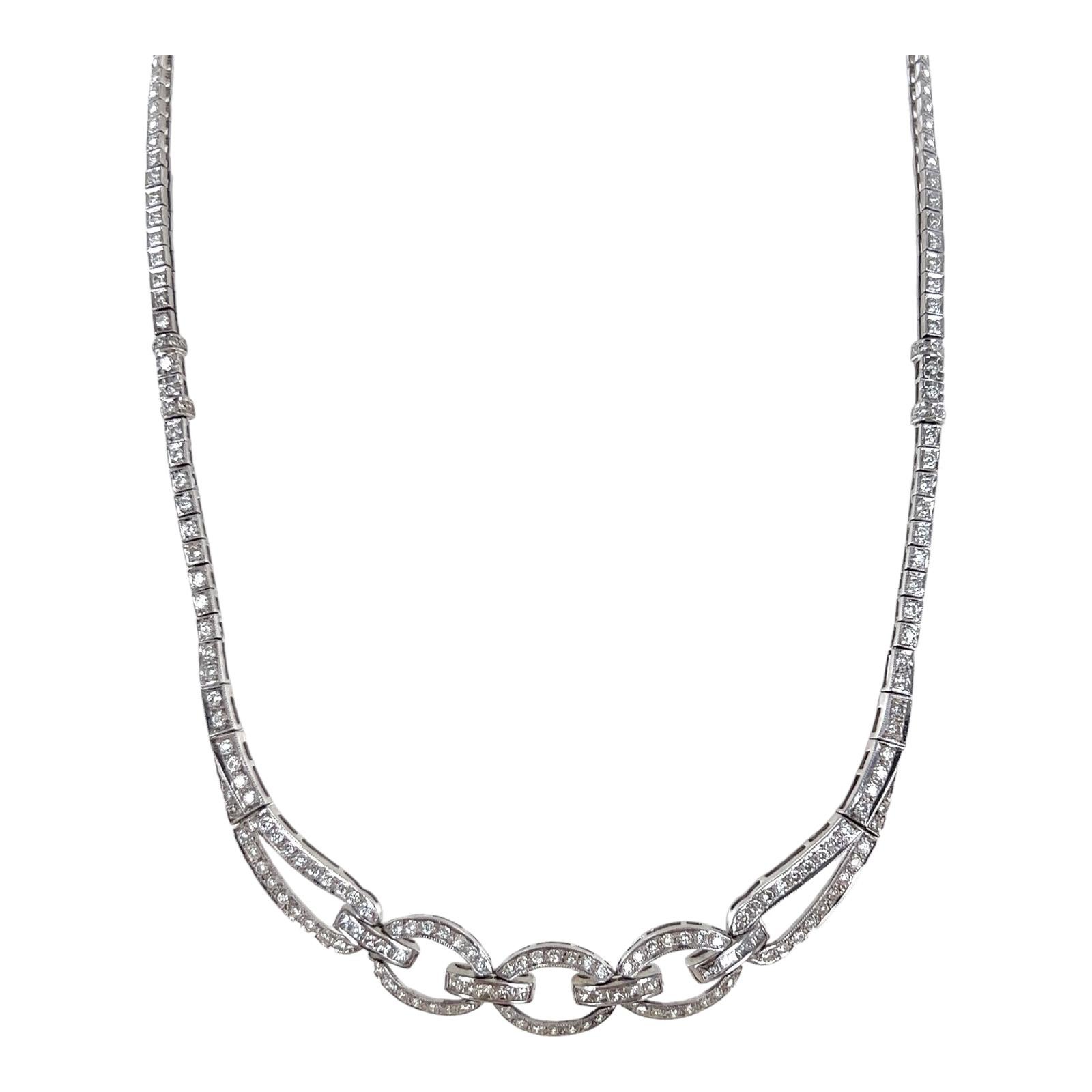 Contemporary 4.50 CTW Round Brilliant & Princess Cut Diamond 18 Karat White Gold Necklace For Sale