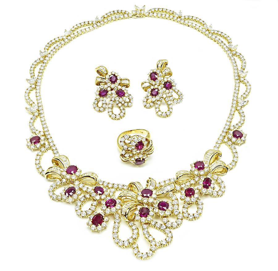 45.00ct Diamond 31.00ct AGL Burma Ruby Gold Necklace Earrings and Ring Set Bon état - En vente à New York, NY