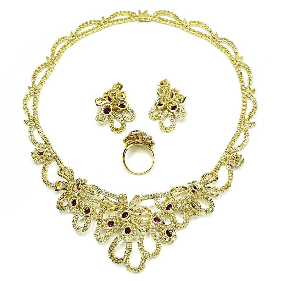 45.00ct Diamond 31.00ct AGL Burma Ruby Gold Necklace Earrings and Ring Set Pour femmes en vente