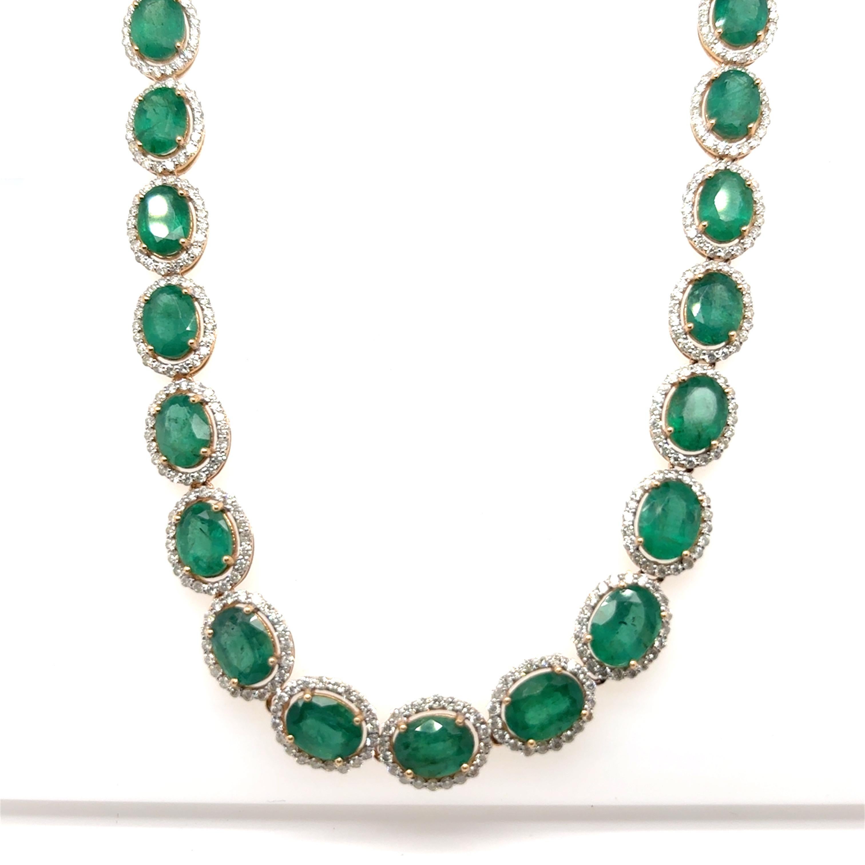 Collier de 45,04 carats de diamants émeraudes de taille ovale Neuf - En vente à Trumbull, CT