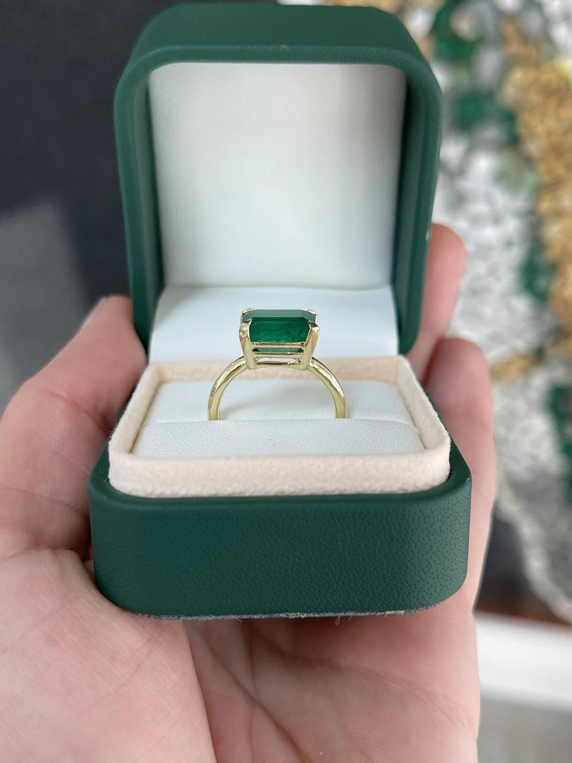 Women's 4.50ct 14K Rich Forest Green Emerald Cut Emerald East to West 4 Prong Set Ring For Sale