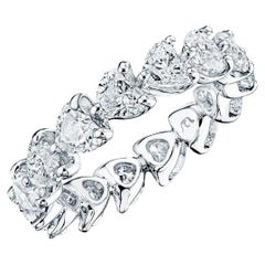 Anneau d'éternité en or 18 carats avec diamants en forme de cœur de 4,50 carats