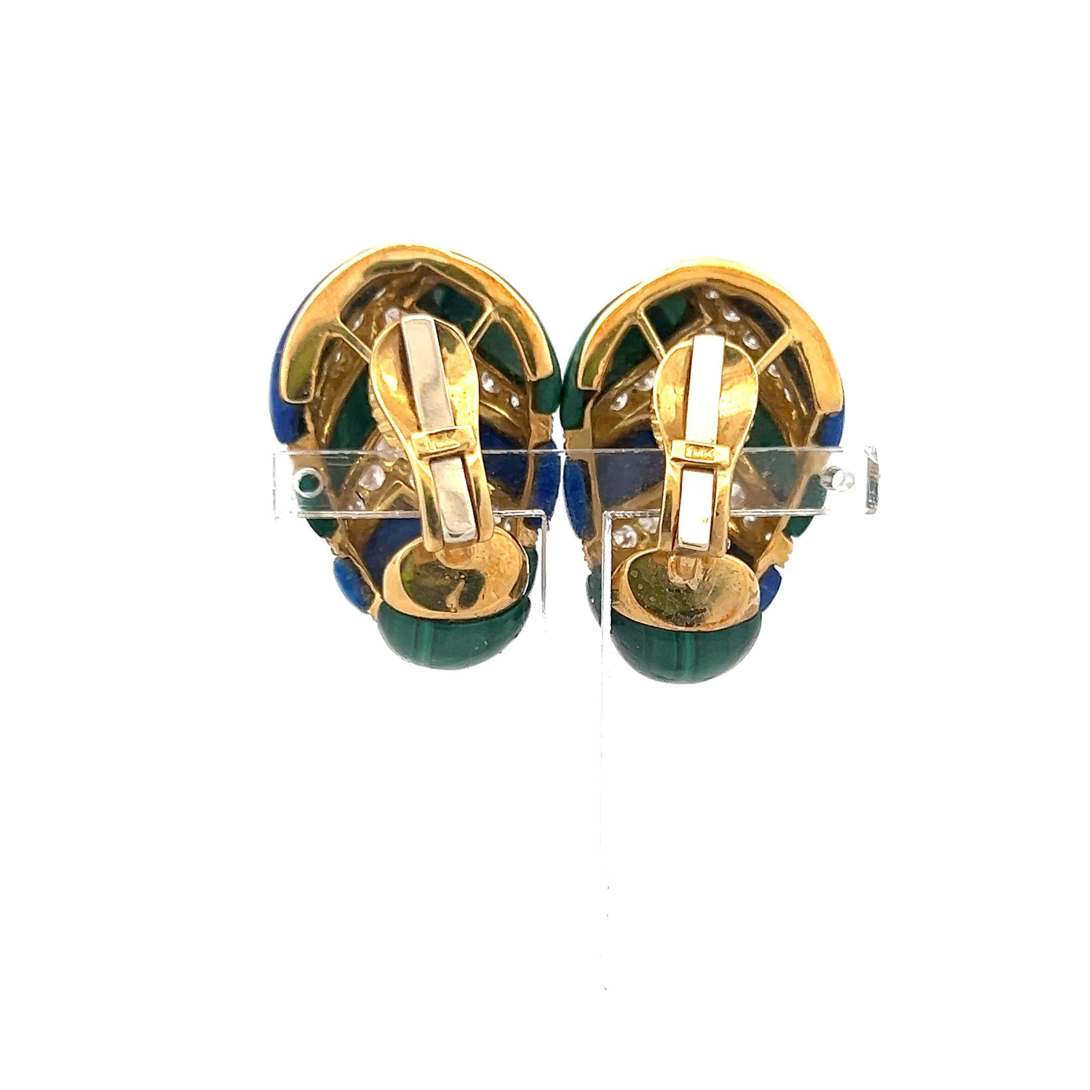 Boucles d'oreilles clips en or 18 carats avec diamant rond brillant de 4,50 ct, lapis et malachite Bon état - En vente à New York, NY