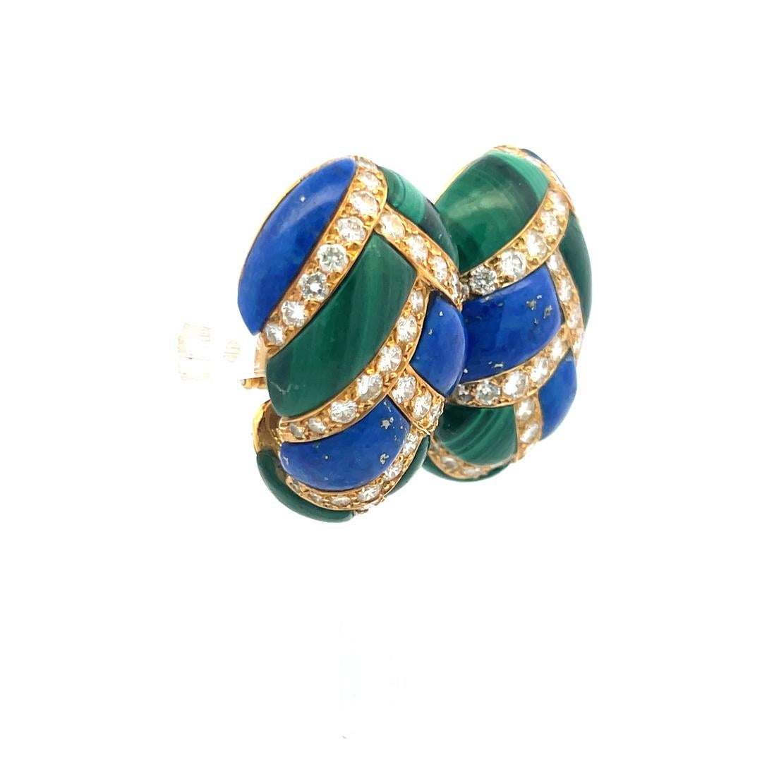 Boucles d'oreilles clips en or 18 carats avec diamant rond brillant de 4,50 ct, lapis et malachite en vente 1
