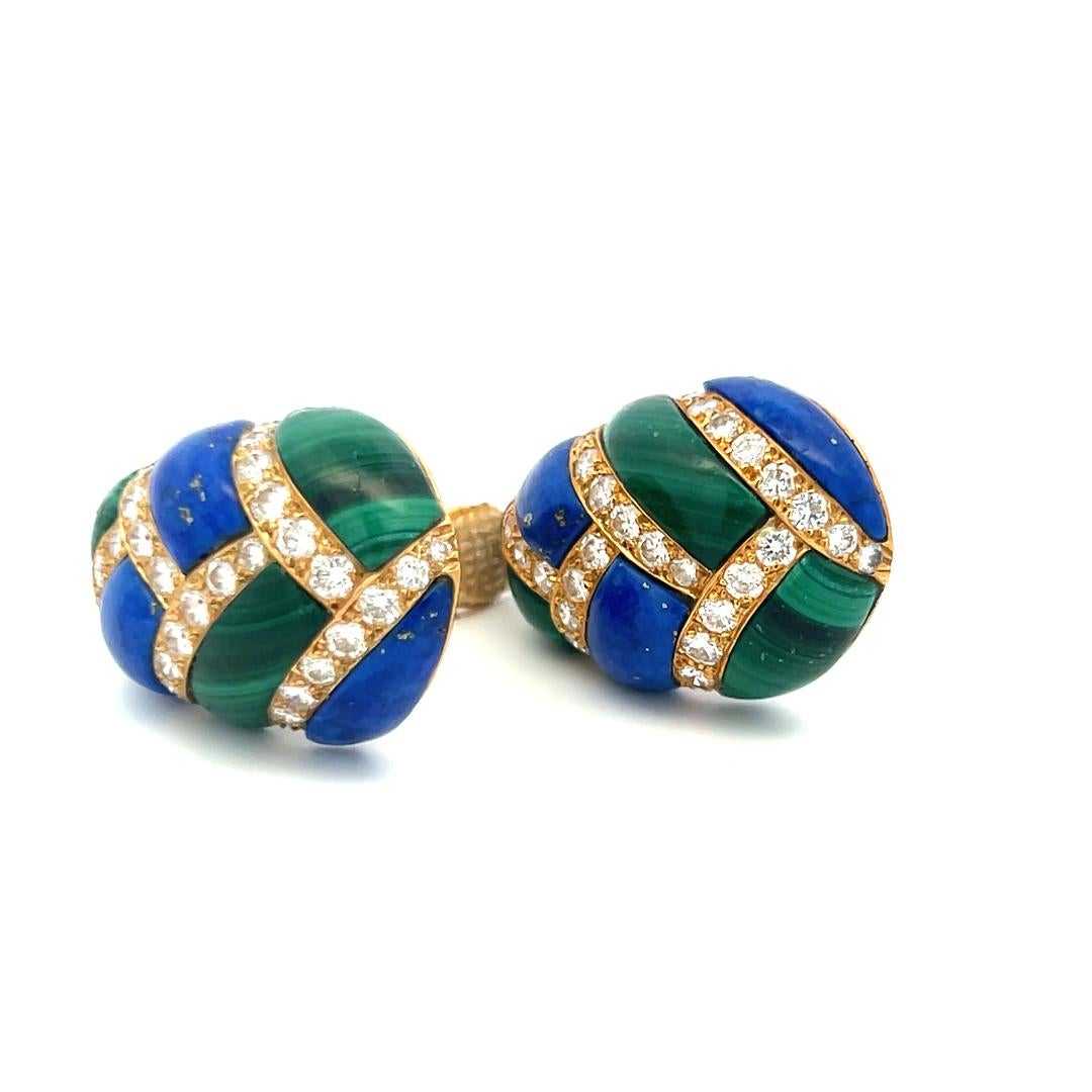 Boucles d'oreilles clips en or 18 carats avec diamant rond brillant de 4,50 ct, lapis et malachite en vente 3