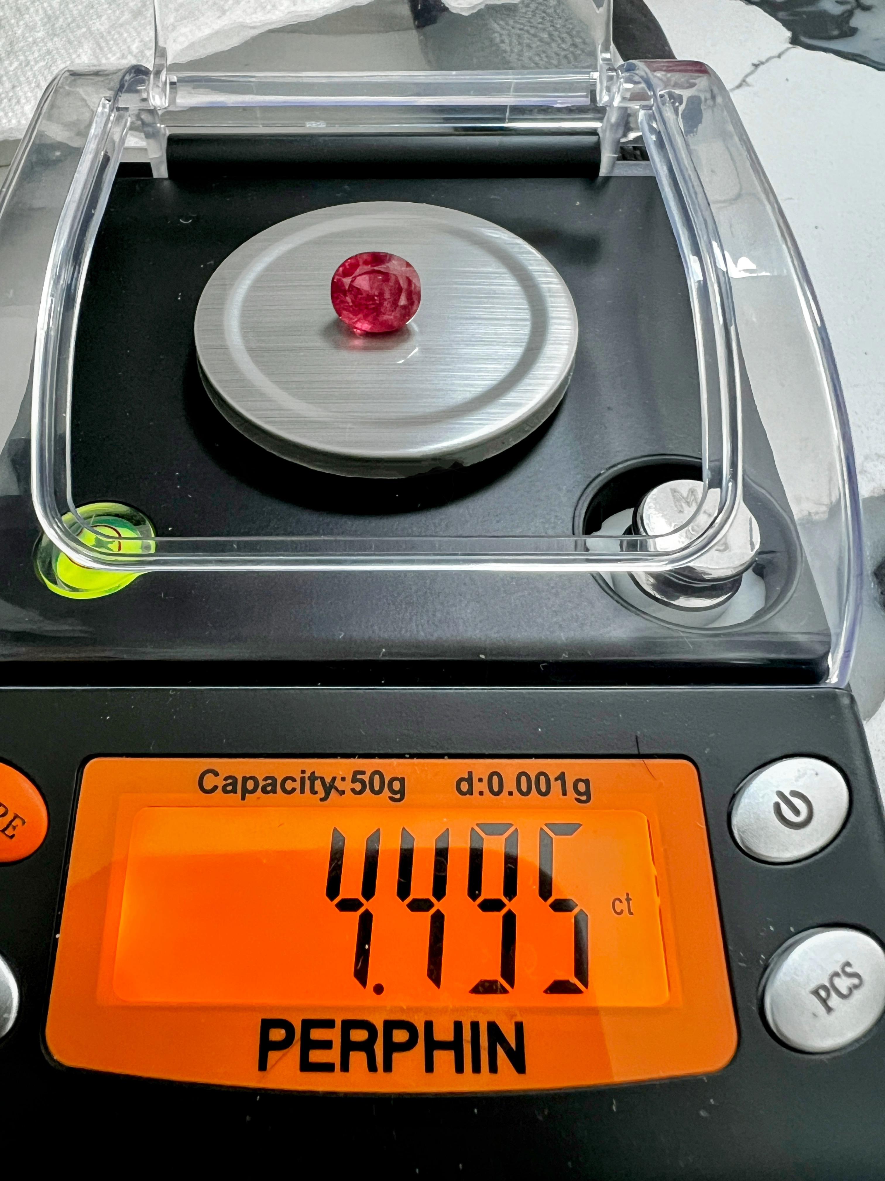 da uomo o donna Gemma tonda di tormalina rubellite 4,50ct in vendita