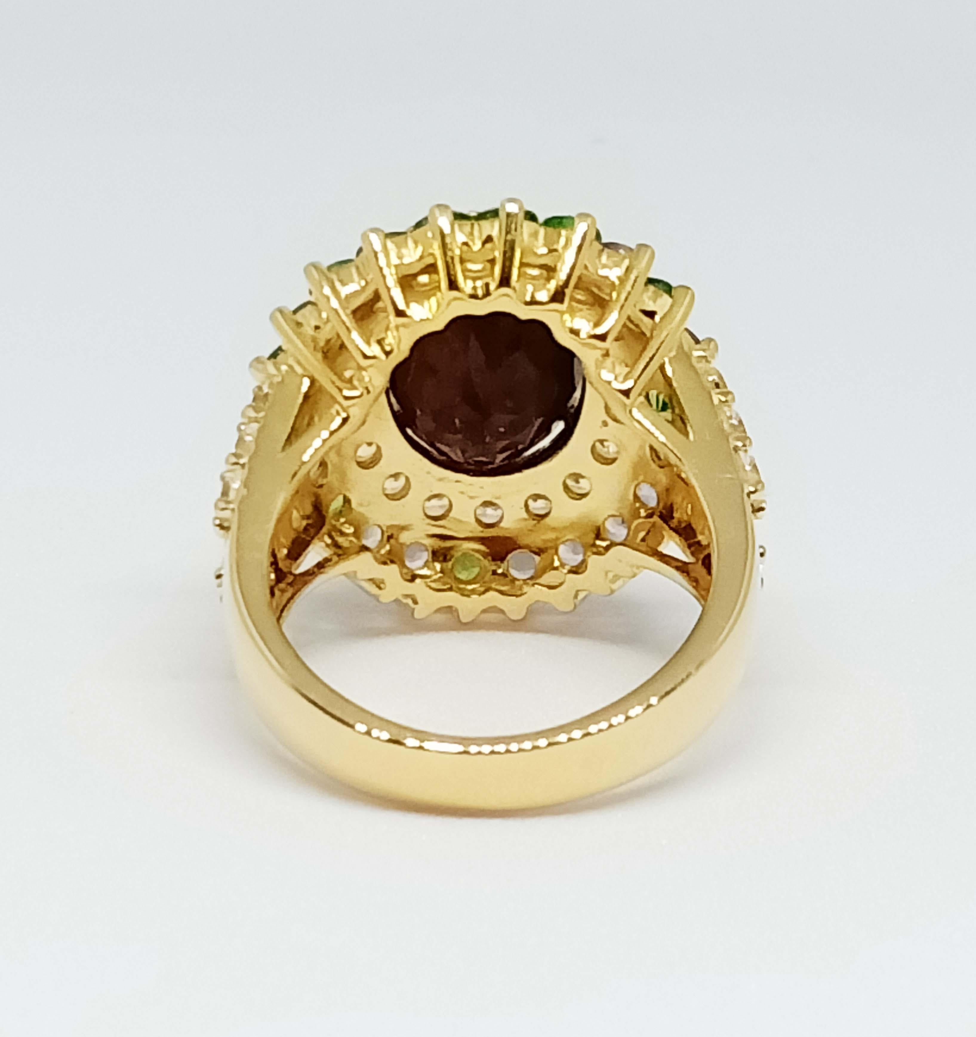 4.50cts Black Opal Ring. Sterling Silver in 18K Gold Plated. In New Condition In Bangkok, TH