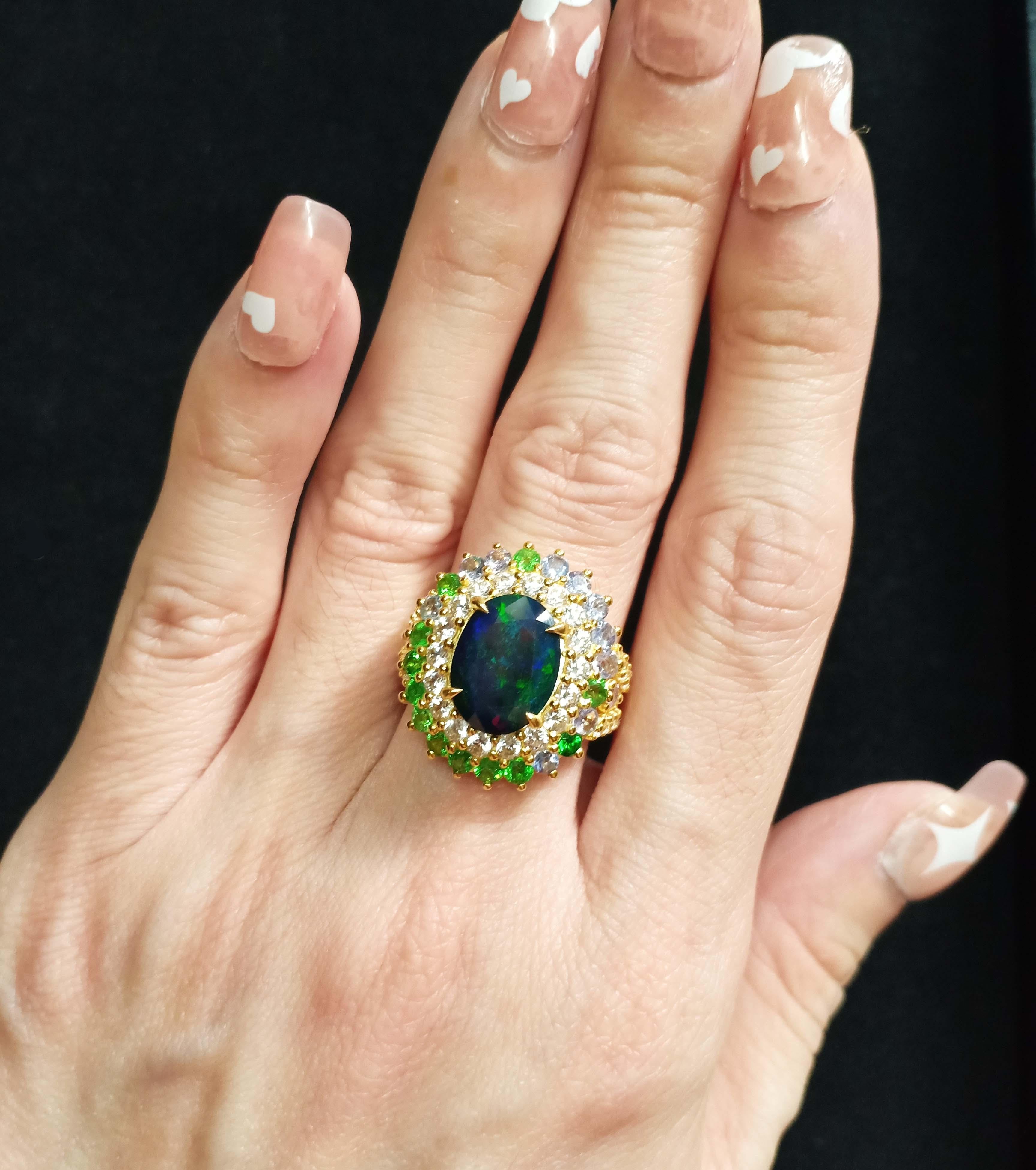 4.50cts Black Opal Ring. Sterling Silver in 18K Gold Plated. 2