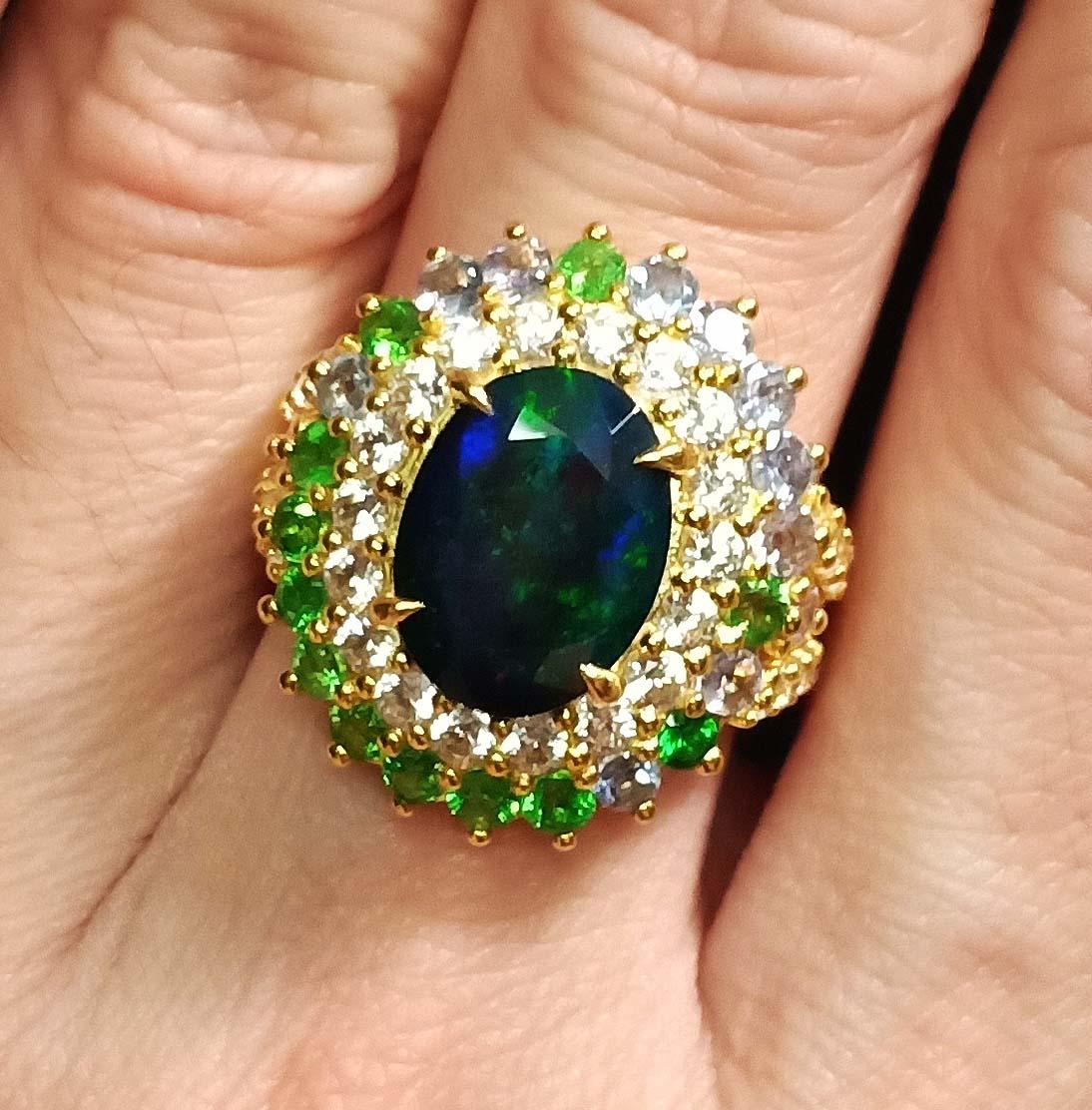 4.50cts Black Opal Ring. Sterling Silver in 18K Gold Plated. 1