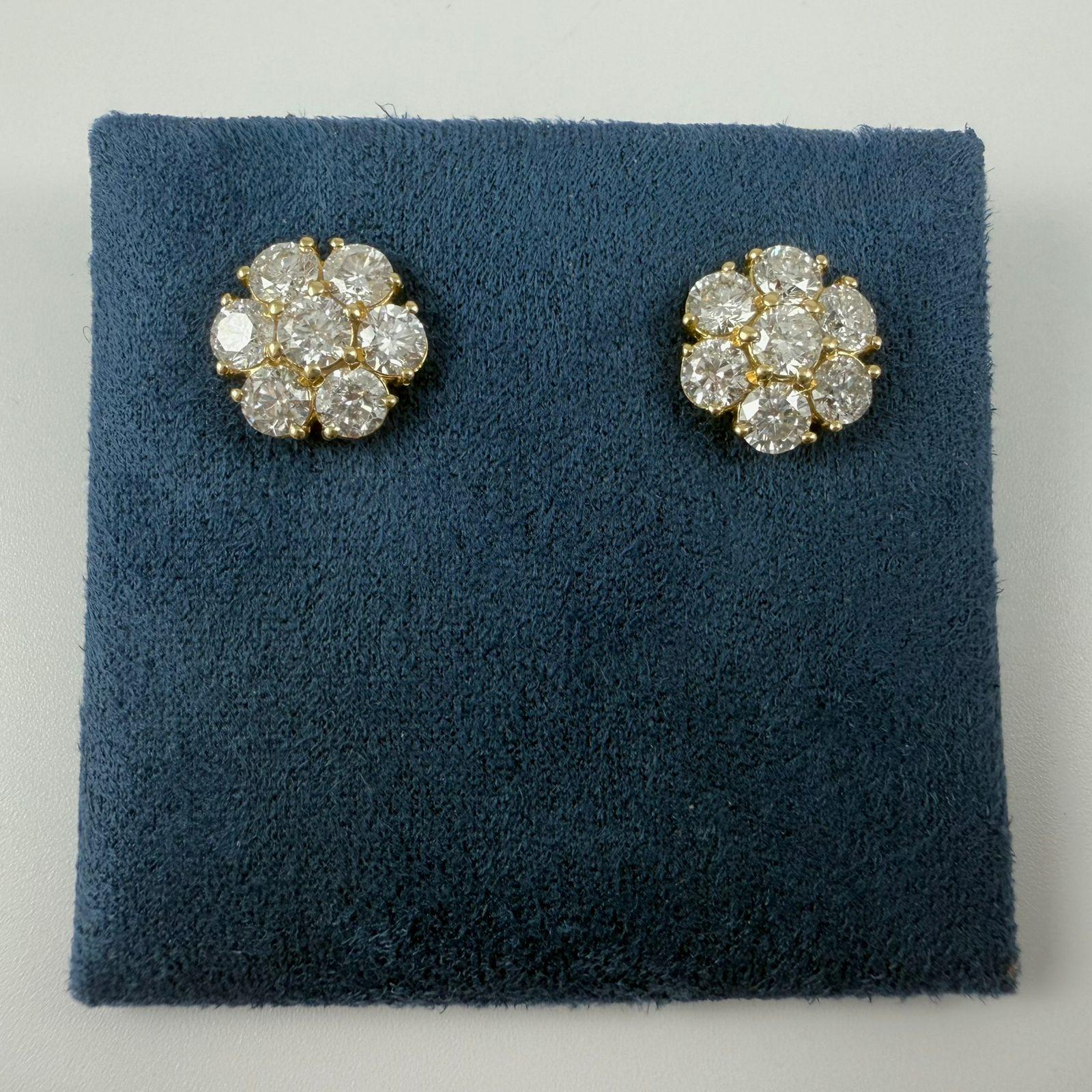 Orecchini a grappolo con diamanti da 4,51 carati in oro bianco 14K in vendita 4