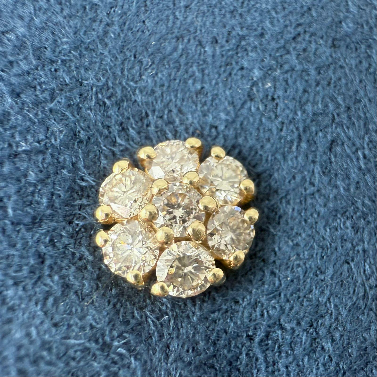 Orecchini a grappolo con diamanti da 4,51 carati in oro bianco 14K in vendita 3