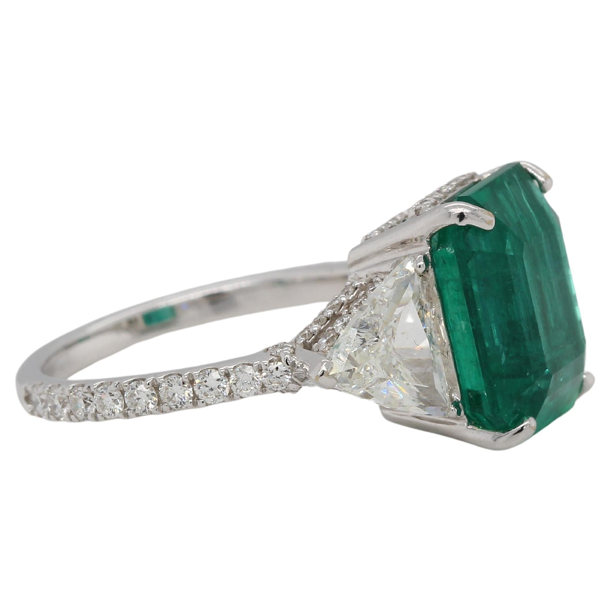Emerald Cut 4.51 Carat Emerald and Diamond Wedding Ring in 18 Karat Gold For Sale
