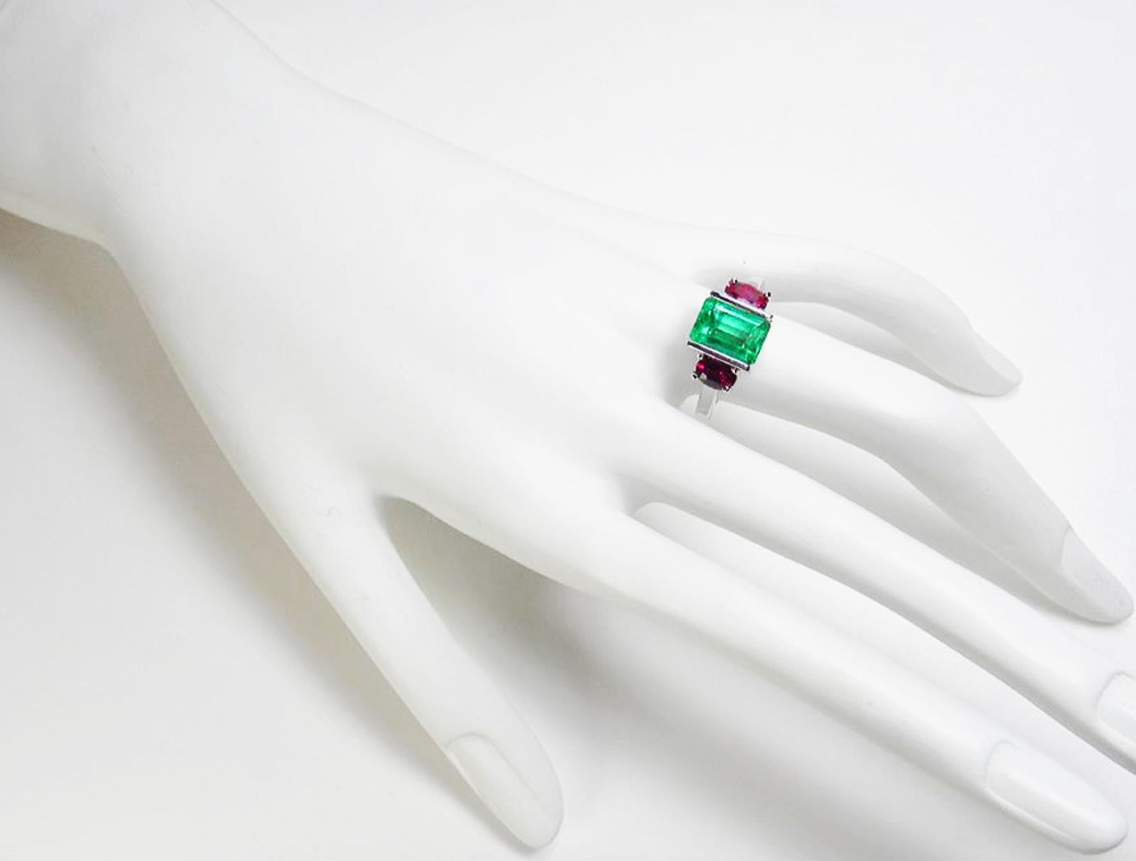 Composition: Solid White Gold 14K
Primary Stone: Natural Colombian Emerald
Shape or Cut: Emerald Cut
Approx Emerald Weight: Over 3.31 Carats (1 emeralds)
Treatment Emerald: no heat ~ Only Oil
Average Color/Clarity Emerald: Light Green/VS
Accent