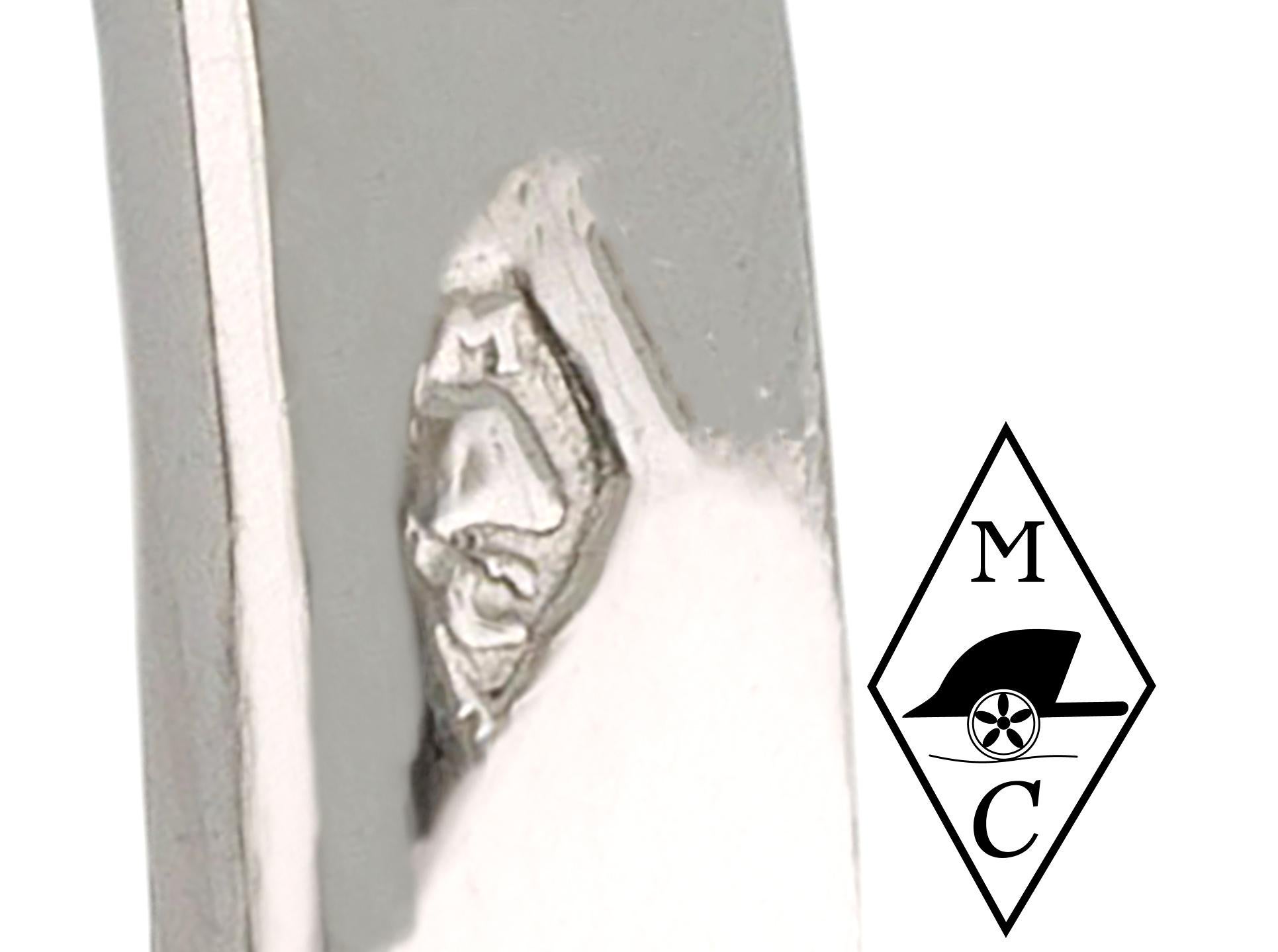 4,51 Karat altgeschliffener Diamant, flankierter Solitärring, französisch, um 1940. im Angebot 3