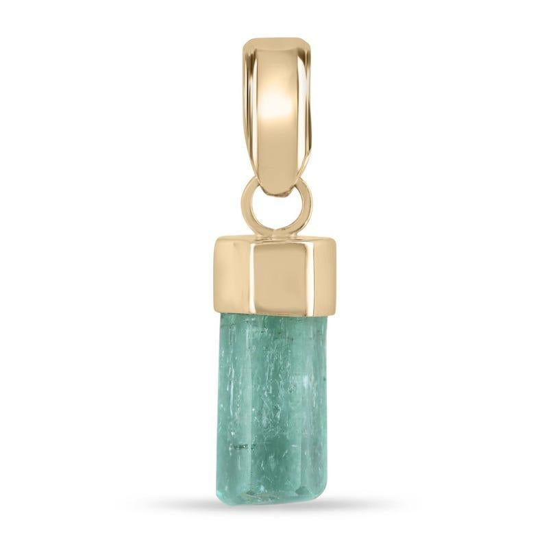 Ciondolo con smeraldo colombiano grezzo da 4.51 carati  Oro 18K Cristallo verde chiaro