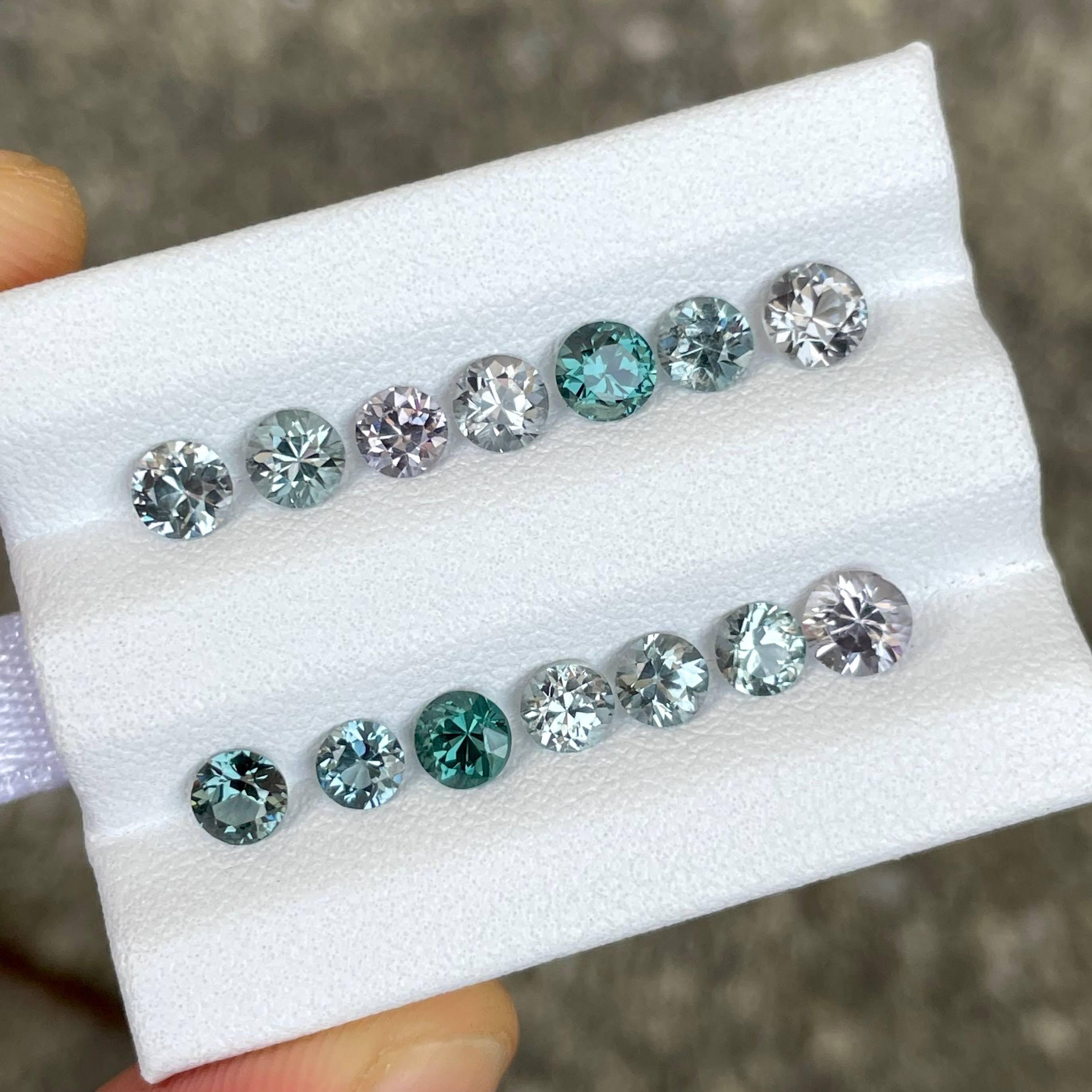 4,51 quilates Lote de 14 gemas de espinela talla redonda de Birmania Moderno en venta