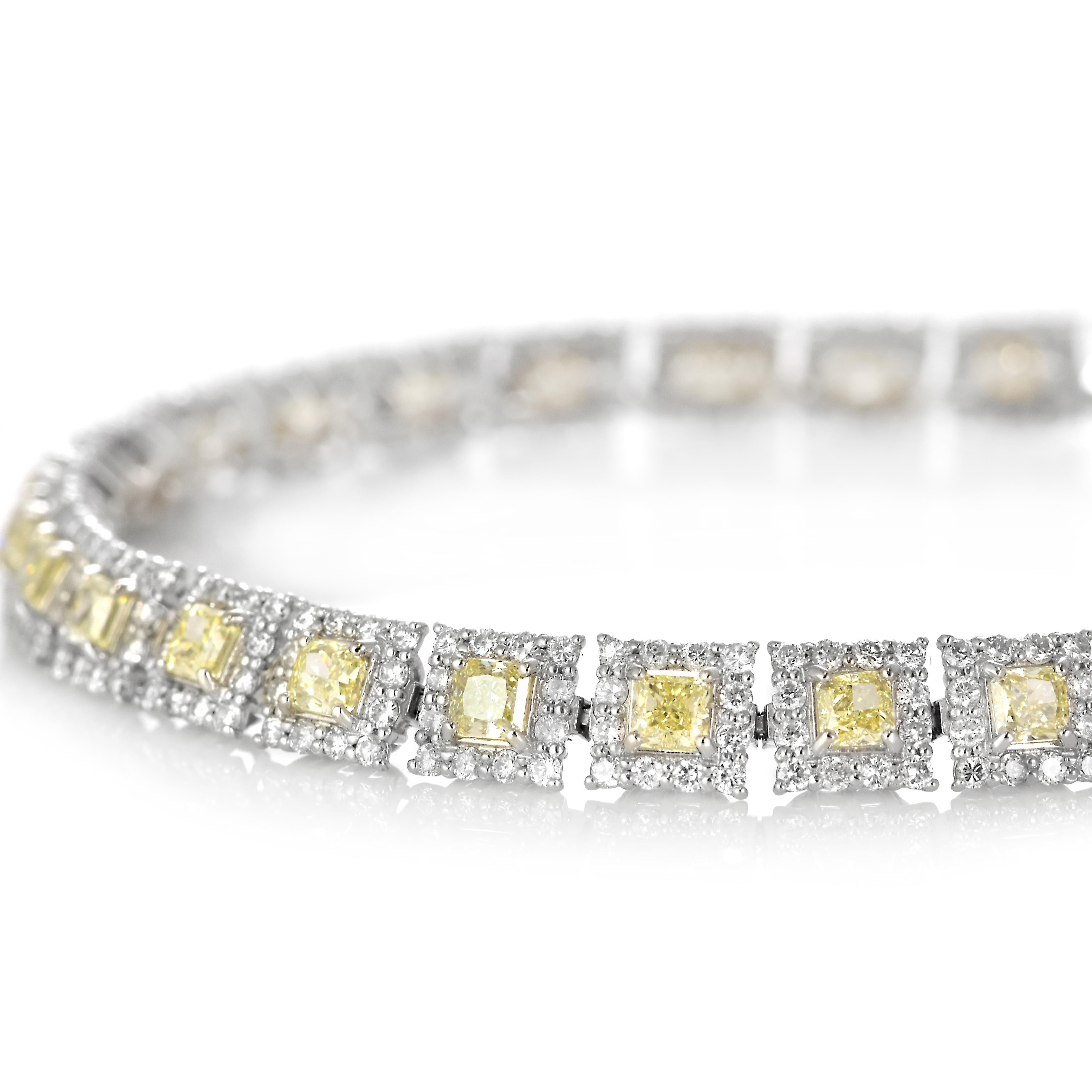 Bracelet en platine avec diamant naturel de 4,51 carats, taille coussin, de couleur jaune clair en vente 4