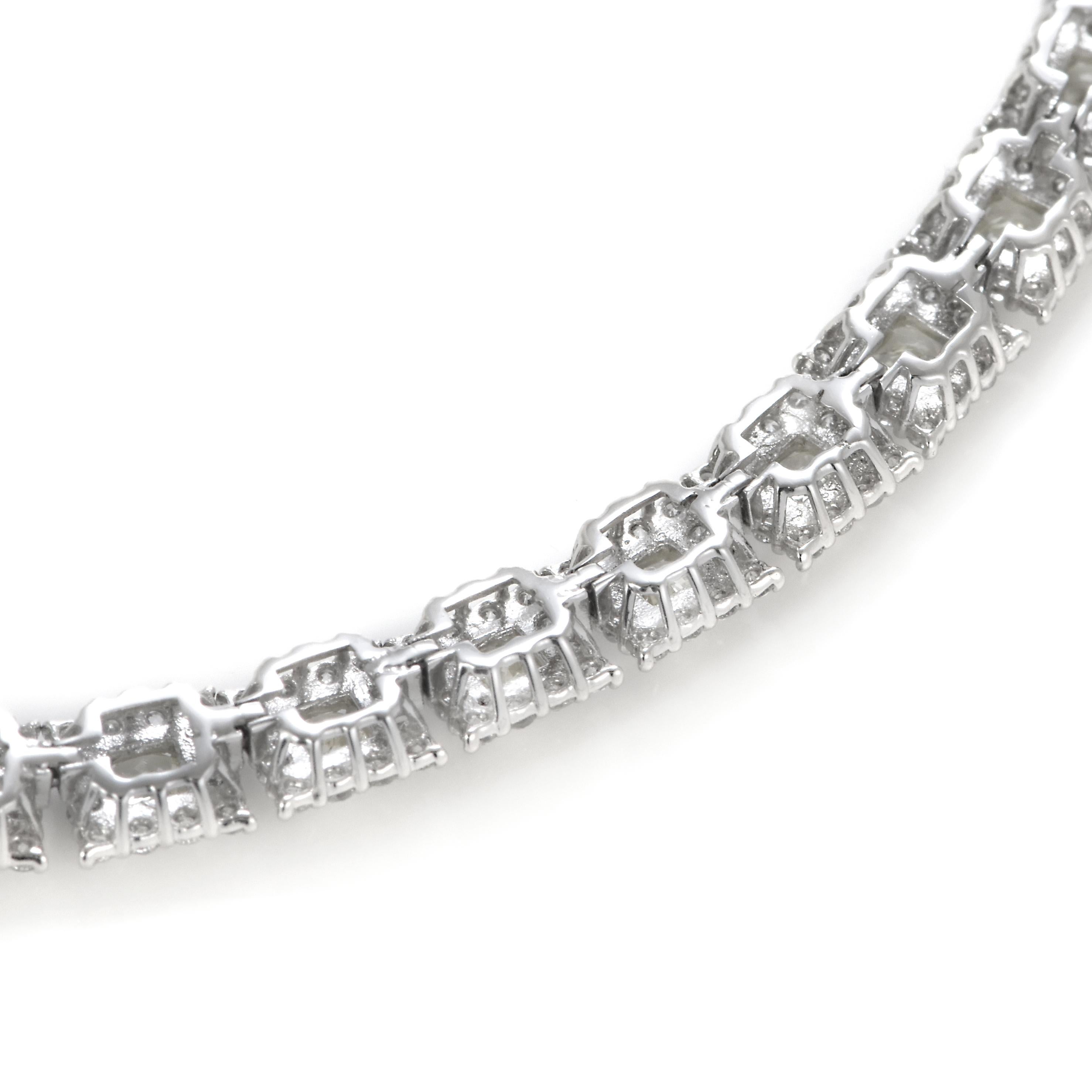 Bracelet en platine avec diamant naturel de 4,51 carats, taille coussin, de couleur jaune clair en vente 6