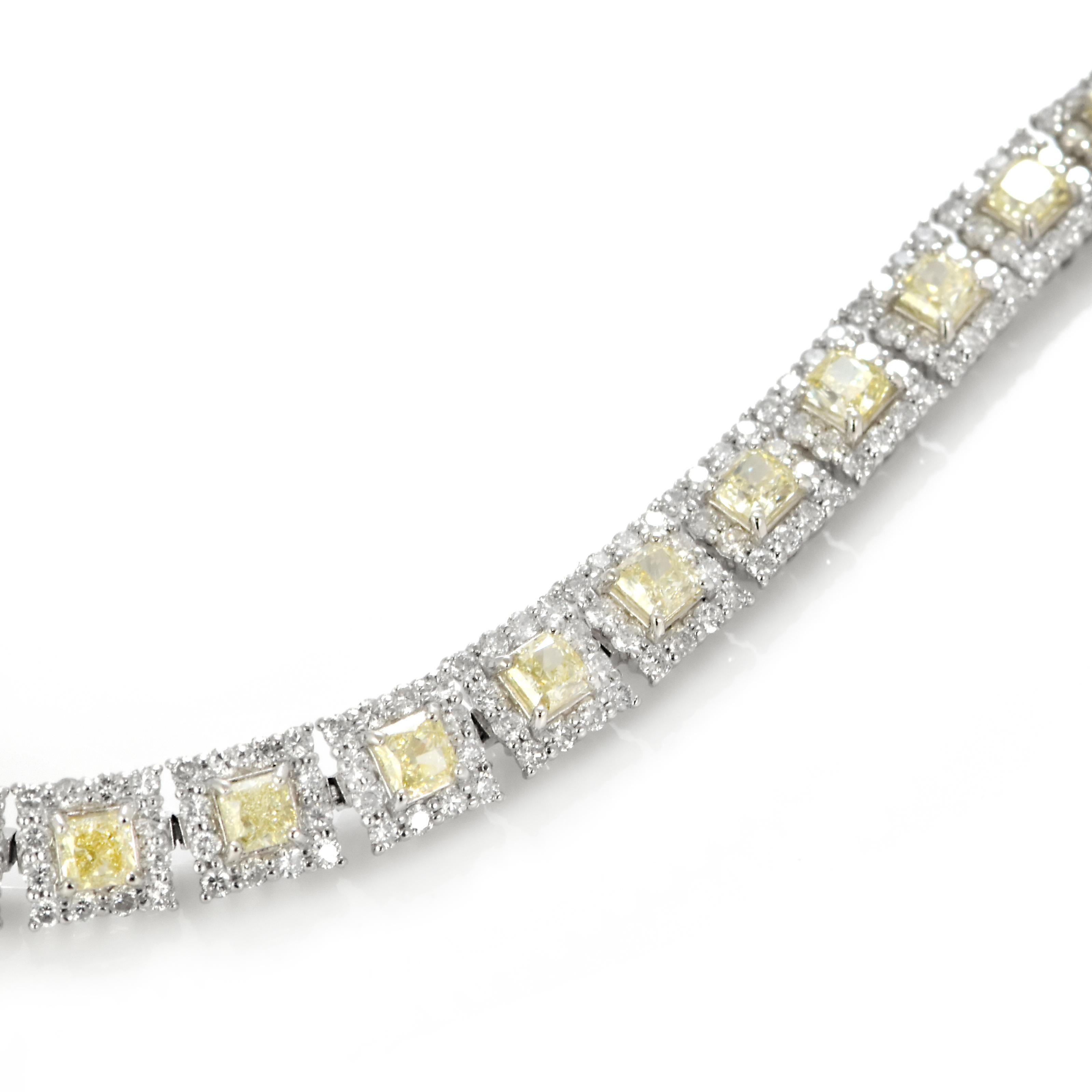 Bracelet en platine avec diamant naturel de 4,51 carats, taille coussin, de couleur jaune clair en vente 3