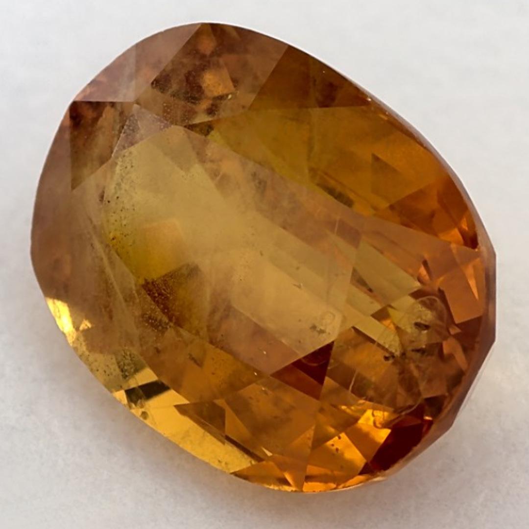 Ce saphir jaune naturel offre élégance et sophistication. Avec sa riche saturation de couleurs et sa coupe précise, il constitue la pièce maîtresse parfaite pour une bague de fiançailles ou une conception de bijoux de luxe.

Ce saphir provient du
