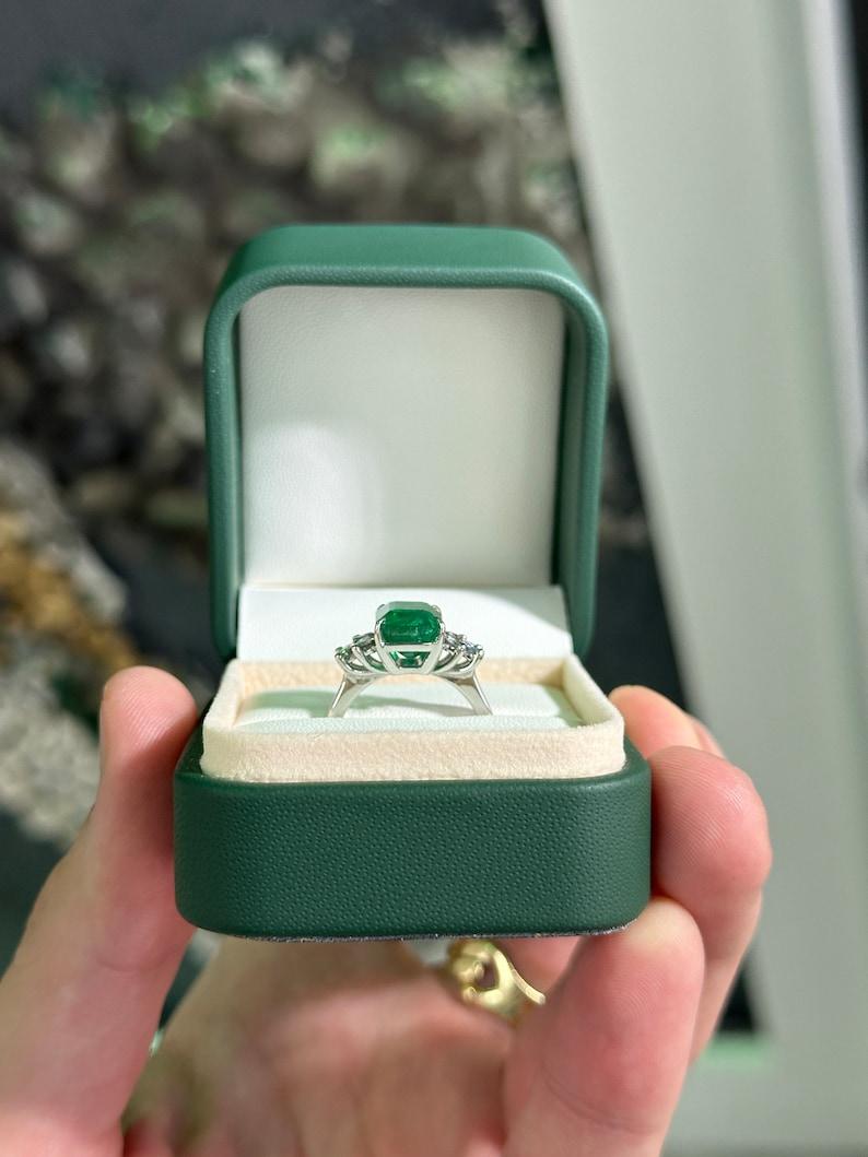 4.51tcw 14K Emerald & Diamond 7-Stone Ring - Lush Green Prong Set Emerald For Sale 2