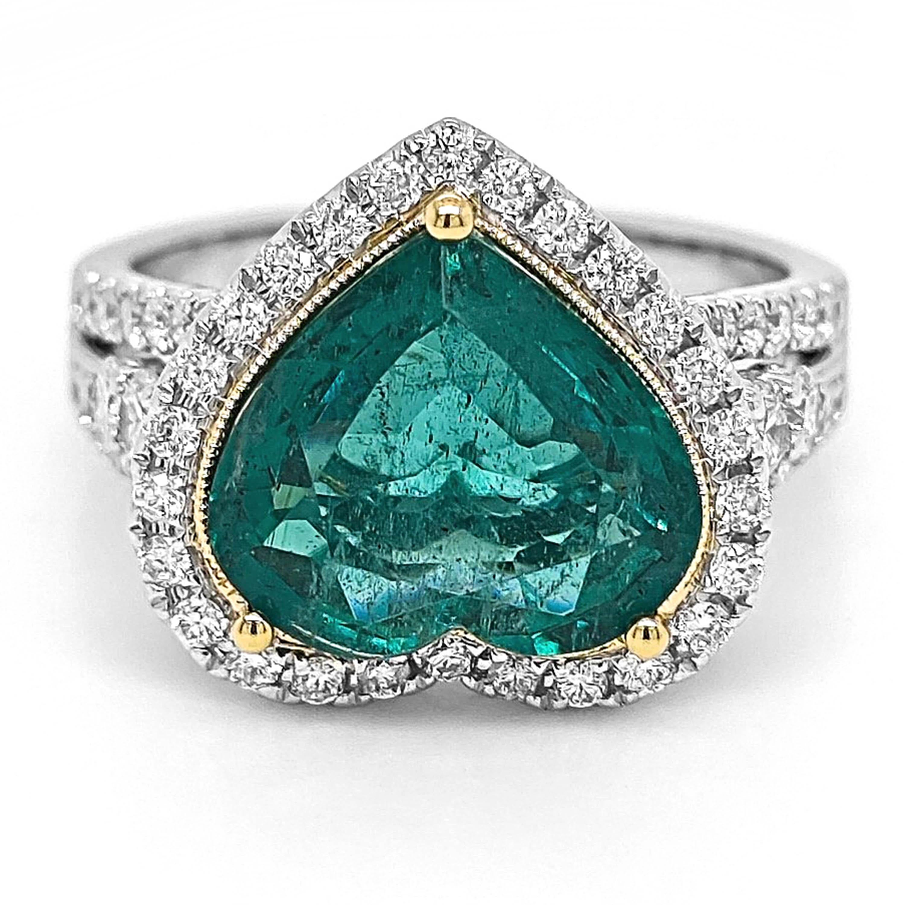4.52 Carat Emerald and Diamond White Gold Ring In New Condition For Sale In New York, NY