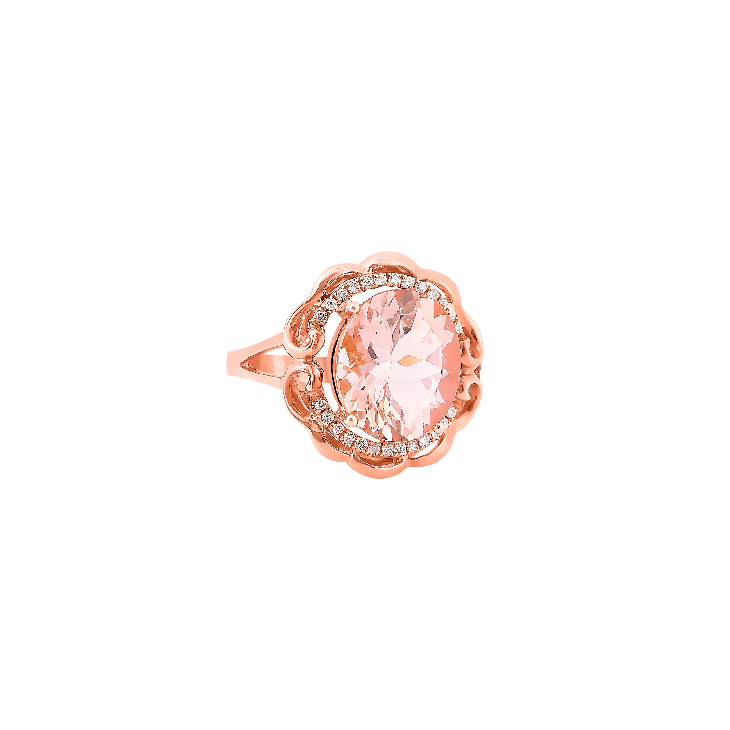 Contemporary 4.52 Carat Morganite and Diamond Ring in 18 Karat Rose Gold For Sale