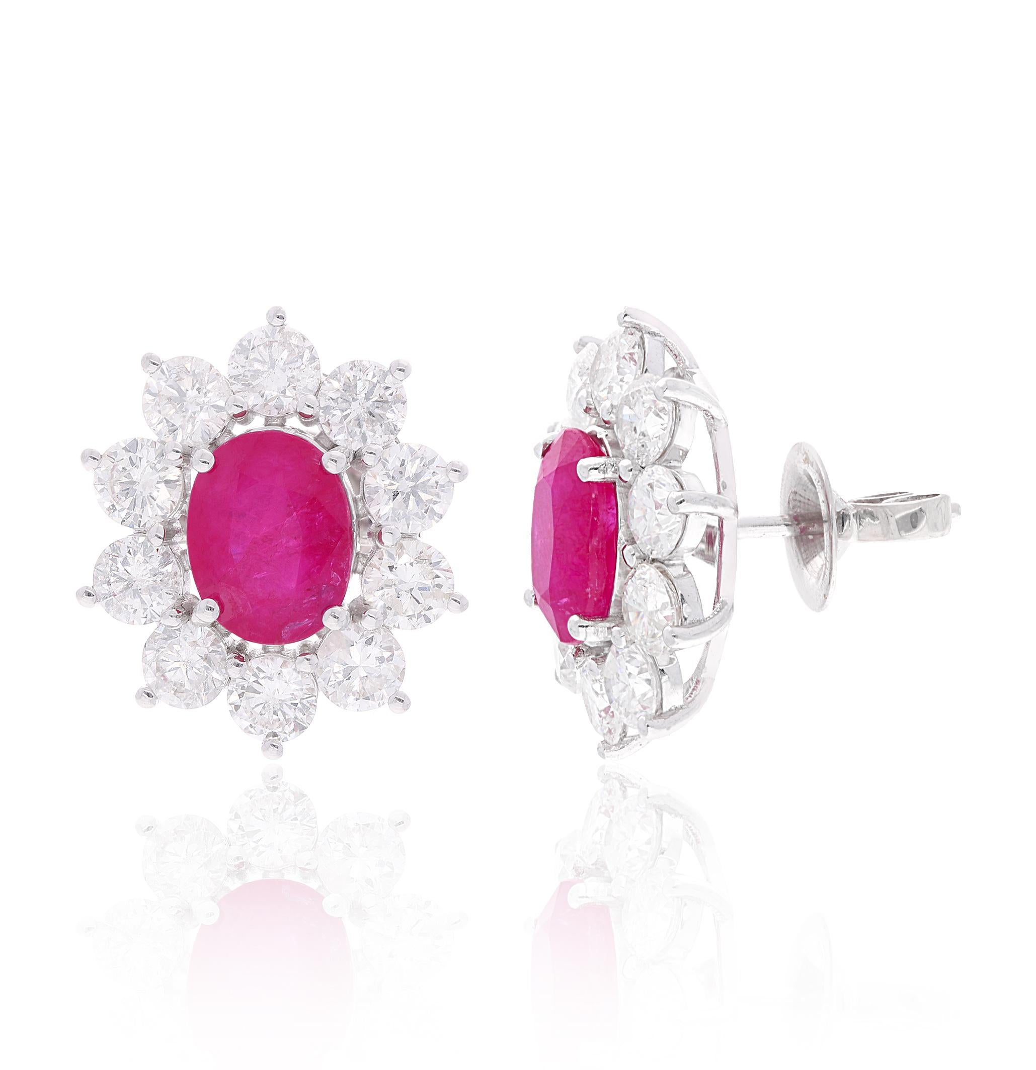 Segui la vetrina di Spectrum Jewels per vedere le ultime collezioni e i pezzi esclusivi. Spectrum Jewels è orgoglioso di essere considerato un Top Seller su 1stdibs con recensioni a 5 stelle da parte dei clienti. Tutti gli articoli da noi prodotti