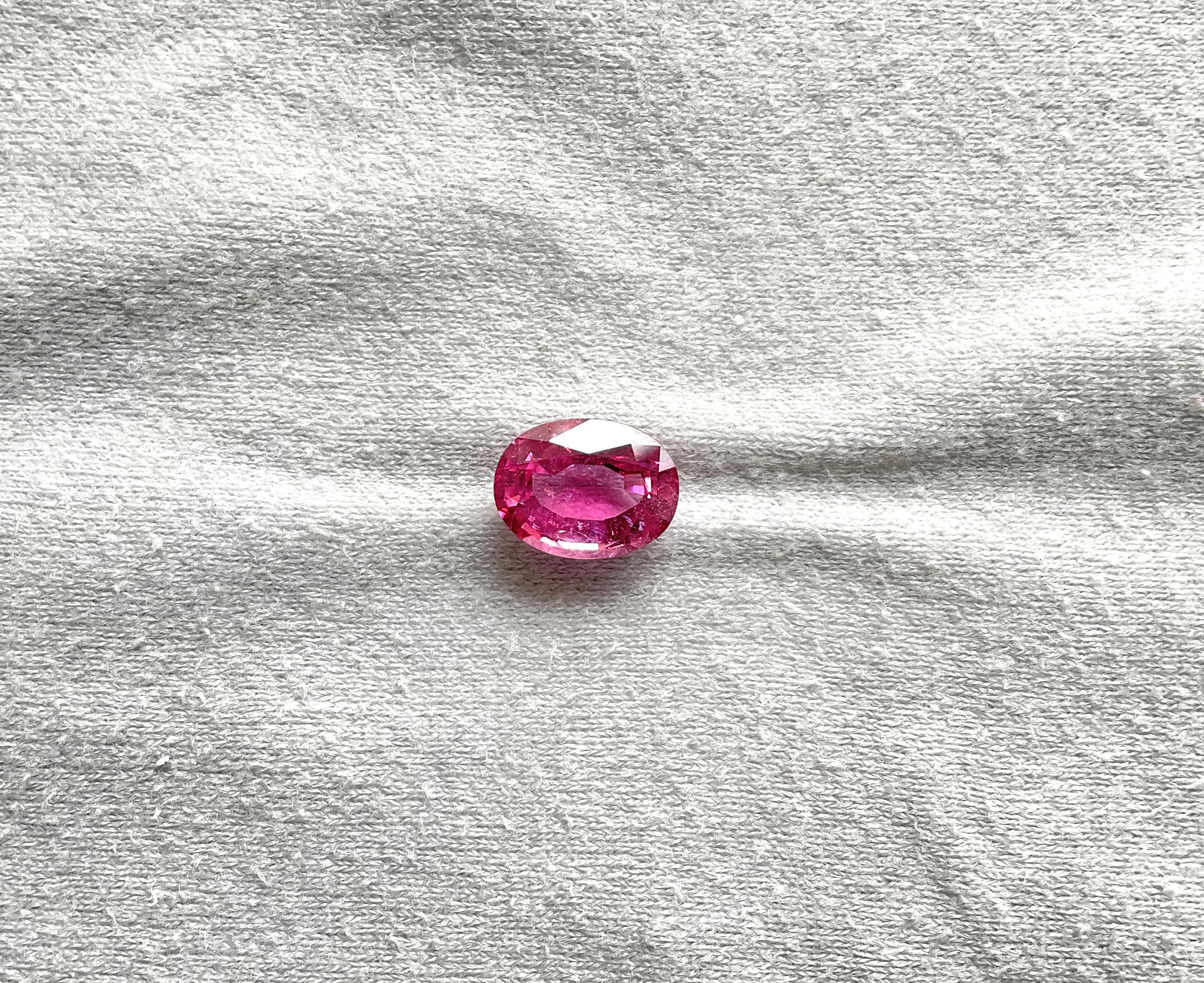 Art déco 4.52 Carats Pink Tourmaline Oval Faceted Cut stone Top Quality Natural gemstone en vente