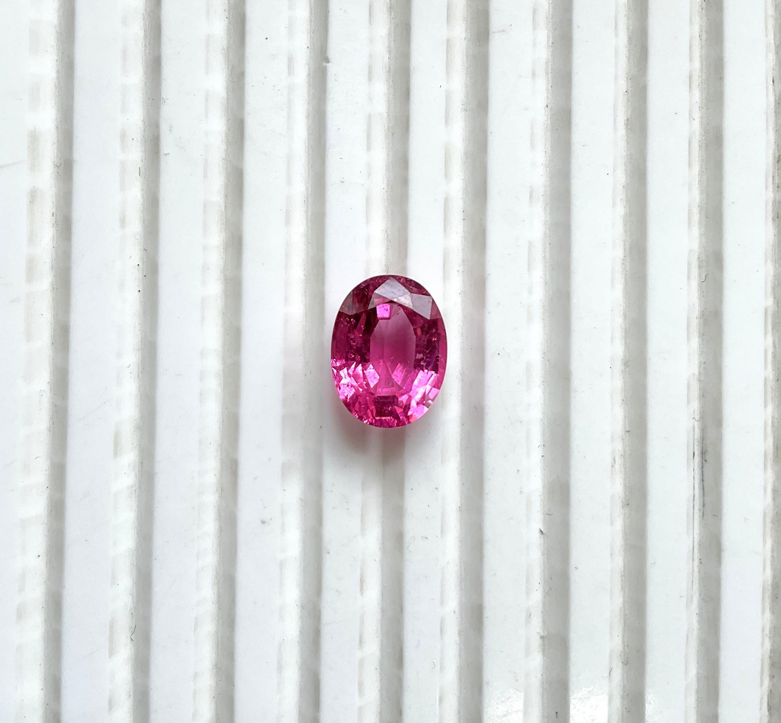 4.52 Carats Pink Tourmaline Oval Faceted Cut stone Top Quality Natural gemstone Unisexe en vente
