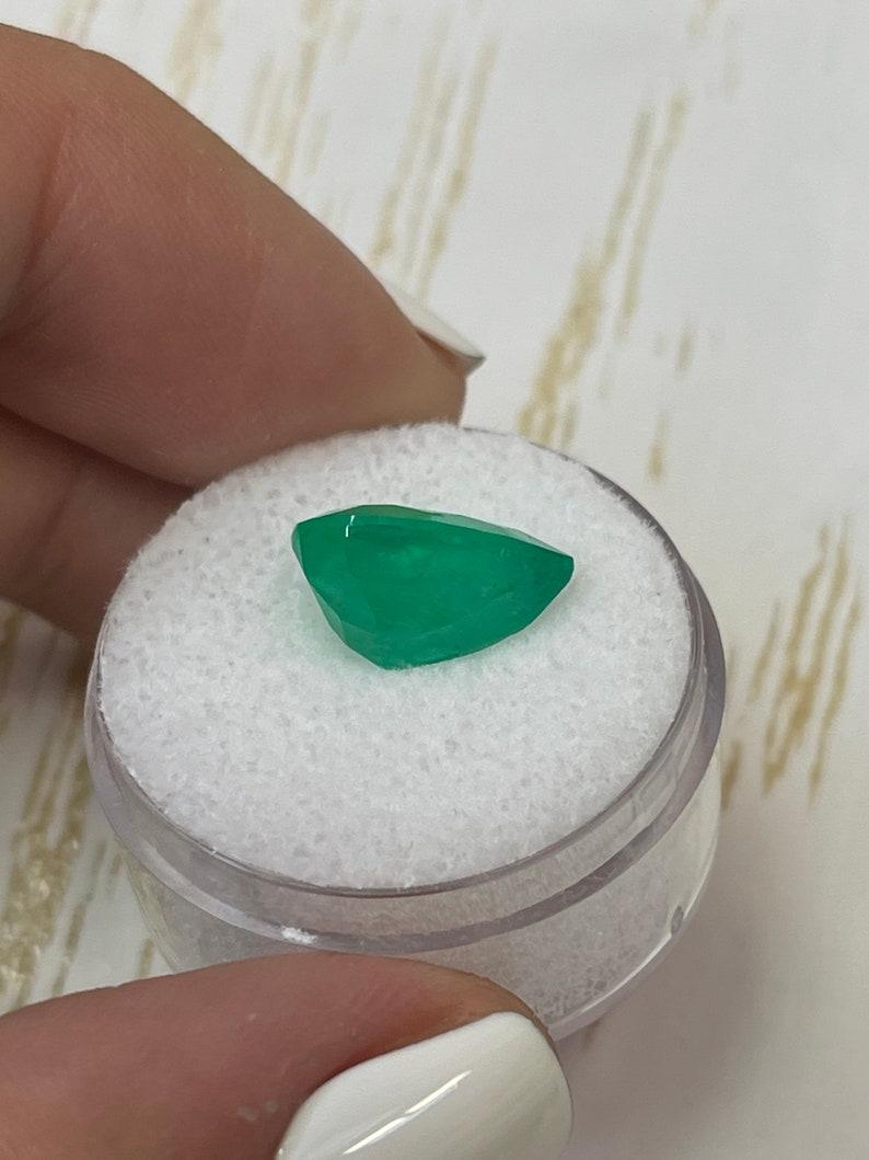4,52 carati di smeraldo colombiano verde giallastro tagliato a pera - Pietra di nascita di maggio, gemma autentica In condizioni Nuovo in vendita a Jupiter, FL