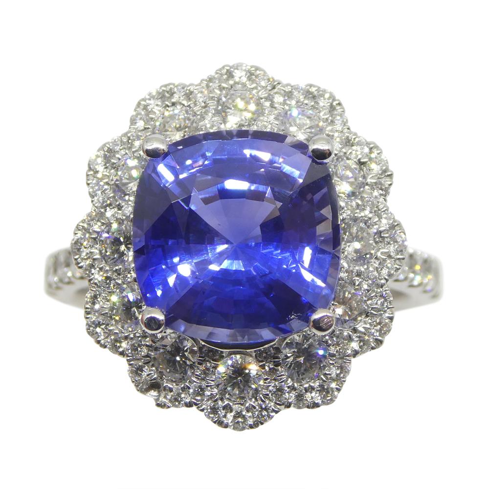 Taille coussin Bague de fiançailles/de statut en or blanc 18 carats avec saphir bleu 4,52 carats et diamants, GIA C en vente