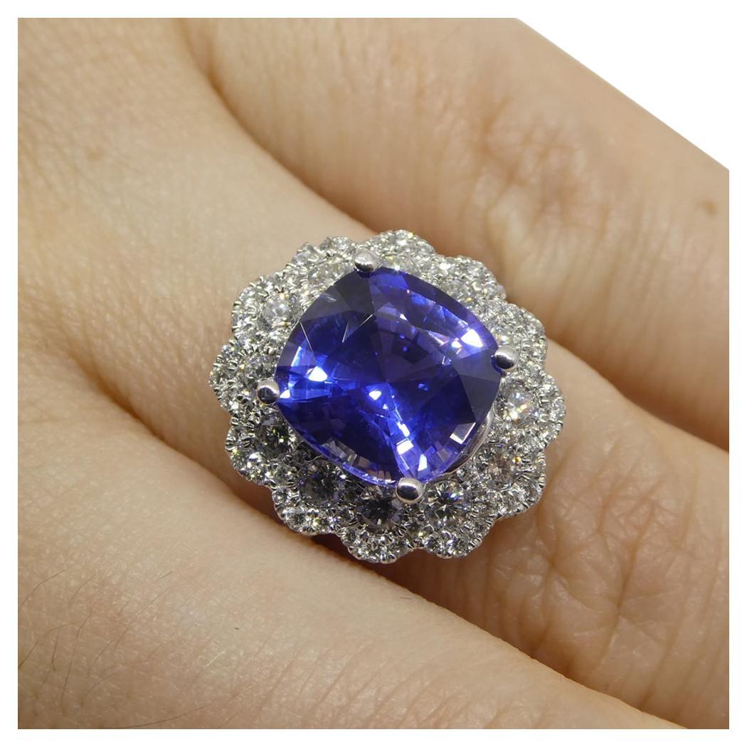 Bague de fiançailles/de statut en or blanc 18 carats avec saphir bleu 4,52 carats et diamants, GIA C en vente