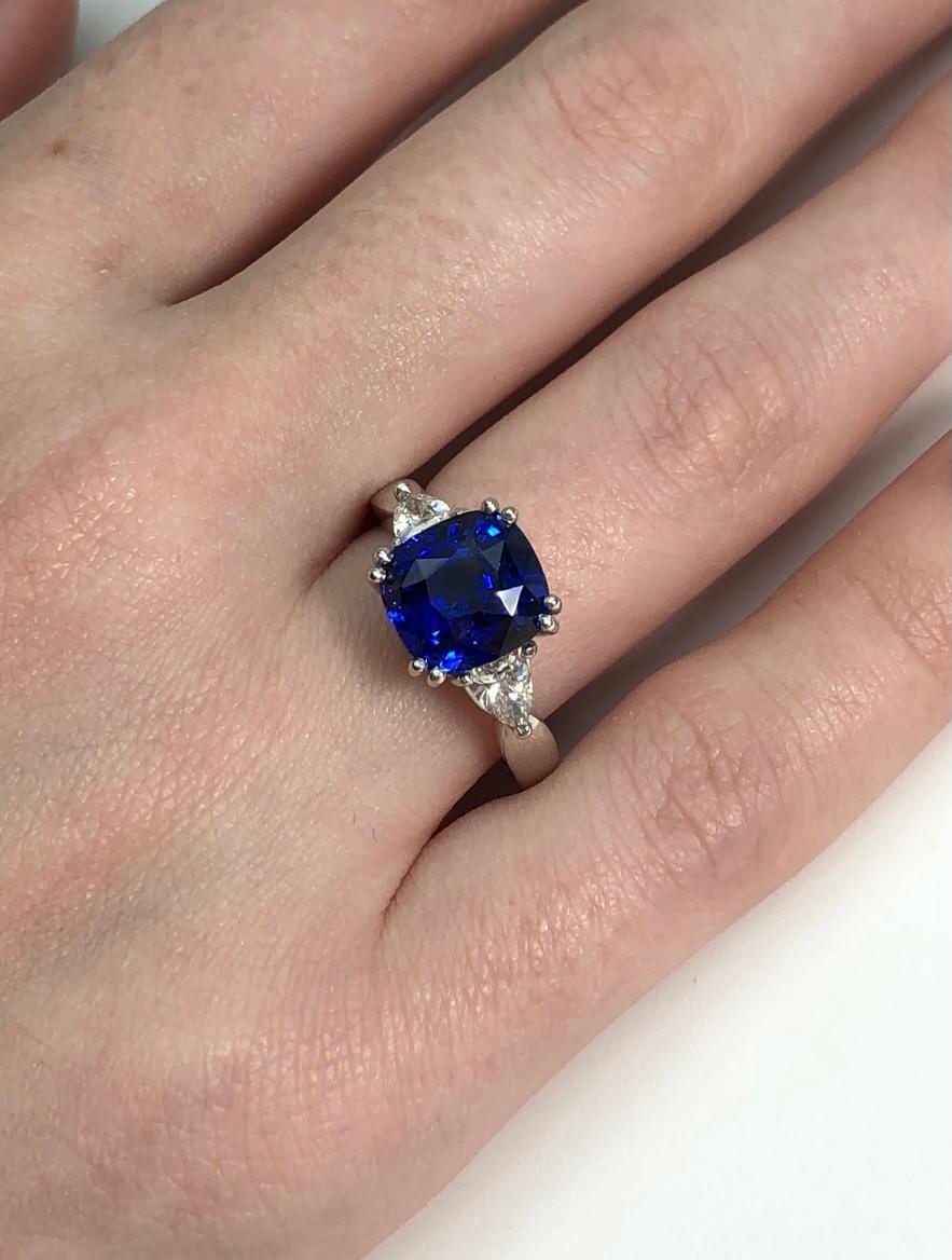 GIA Certified 4.53 Carat Blue Sapphire and Diamond Engagement Ring in Platinum  For Sale 3
