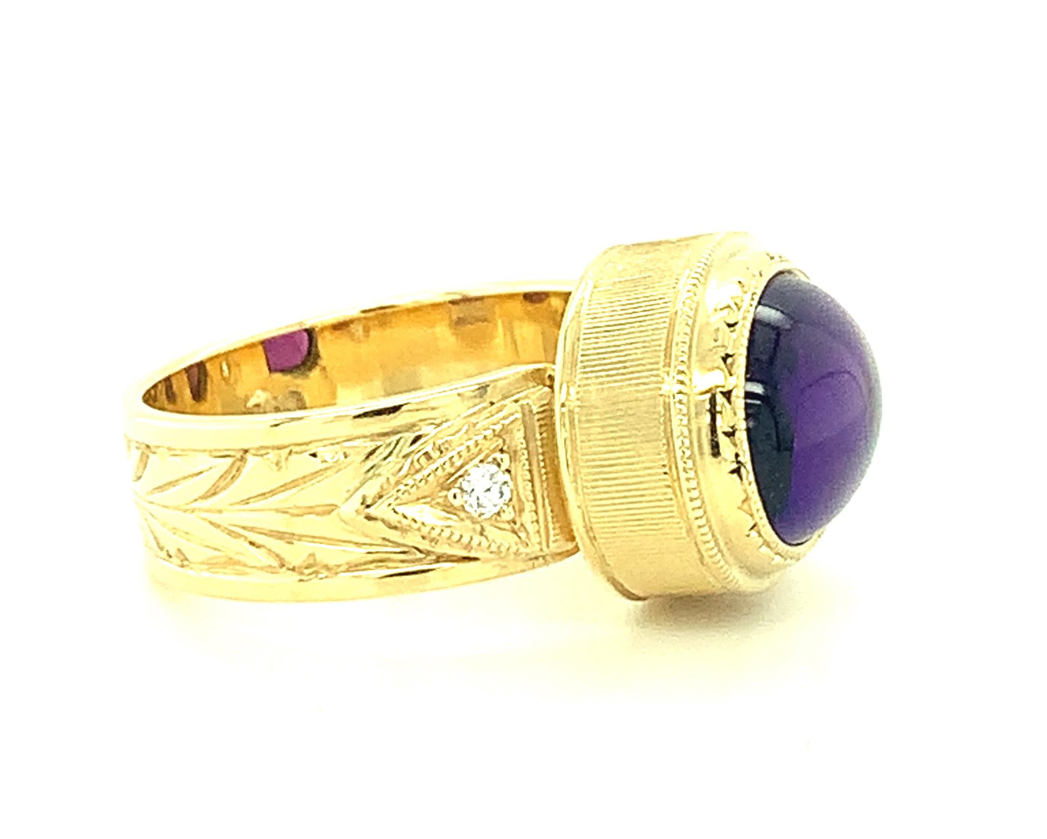 Amethyst Cabochon and Diamond Dome Ring in 18k Yellow Gold, 4.53 Carats In New Condition For Sale In Los Angeles, CA