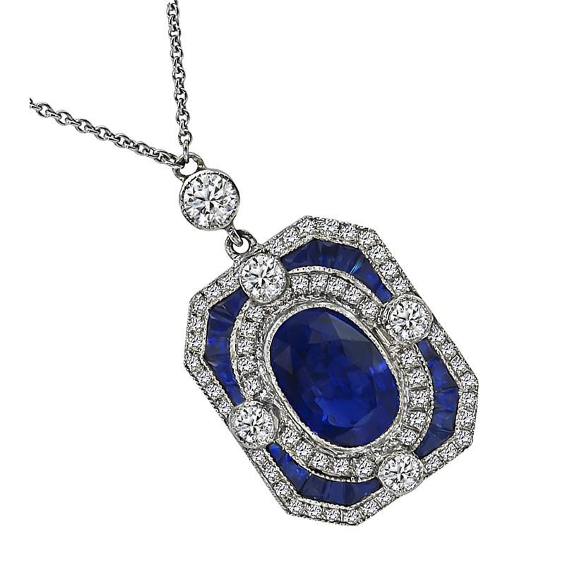 Taille ovale Collier pendentif saphir 4,53 carats et diamant 1,20 carat en vente