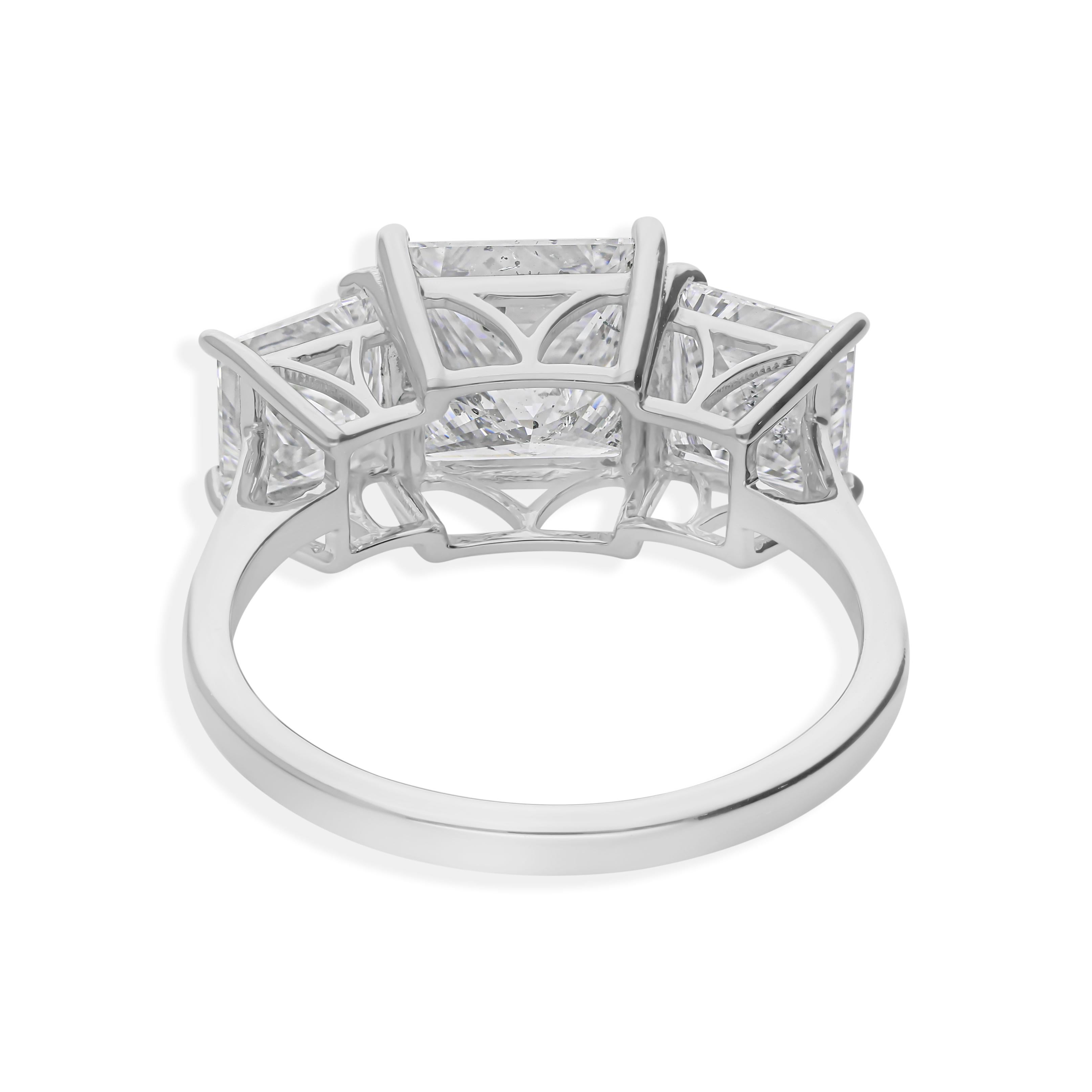 Im Angebot: 4.53Ct SI Reinheit HI Farbe Prinzessinnenschliff Diamant Drei Stein Ring 14k Weißgold () 4