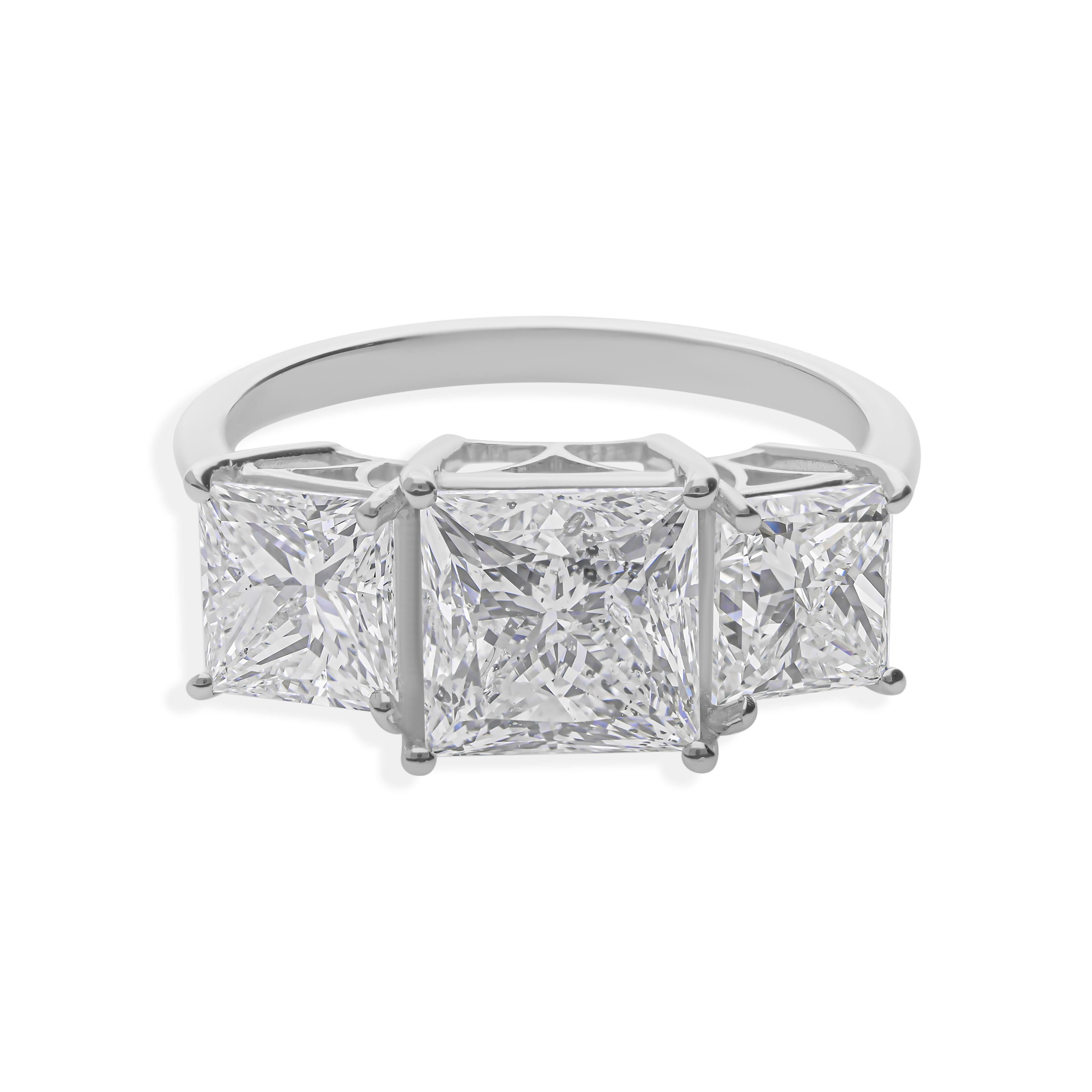 Im Angebot: 4.53Ct SI Reinheit HI Farbe Prinzessinnenschliff Diamant Drei Stein Ring 14k Weißgold () 5