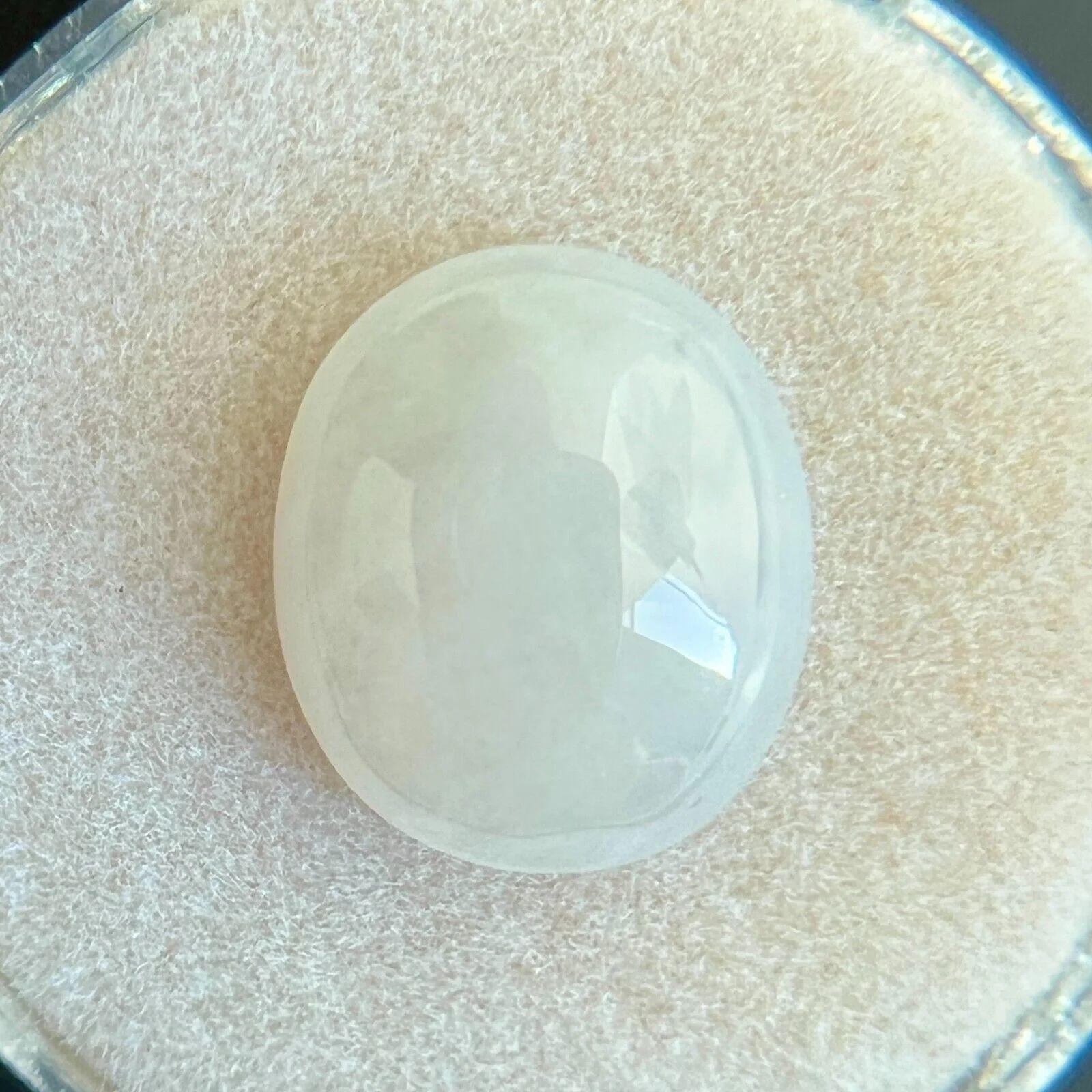 4.53ct White Jadeite Jade IGI Certified ‘A’ Grade Oval Cabochon Rare Gem In New Condition For Sale In Birmingham, GB