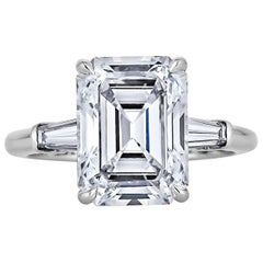 Bague de fiançailles en platine avec diamant taille émeraude de 4,54 carats