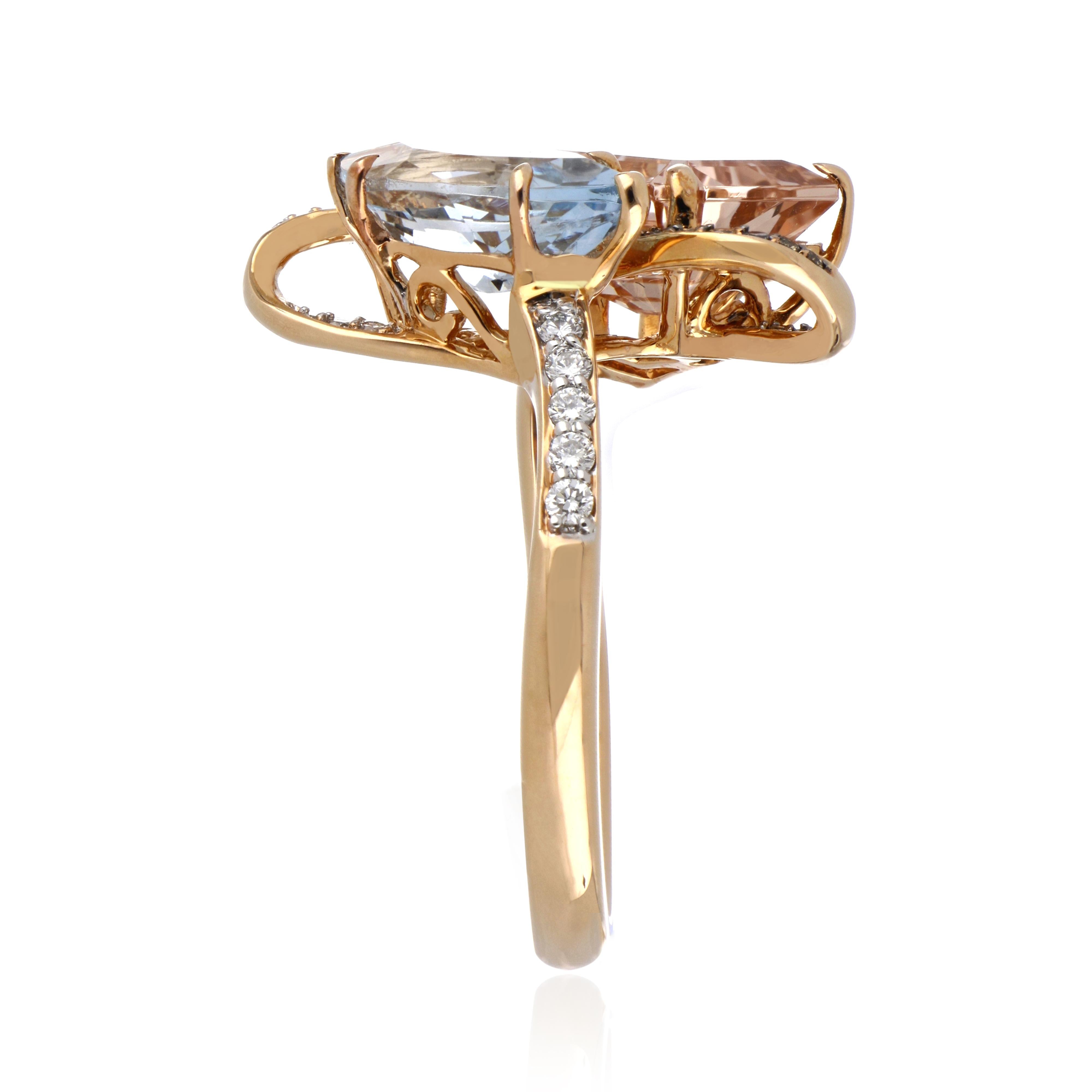 4.54 Carat Total Morganite and Aquamarine Ring with Diamonds 18 Karat Rose Gold For Sale 2