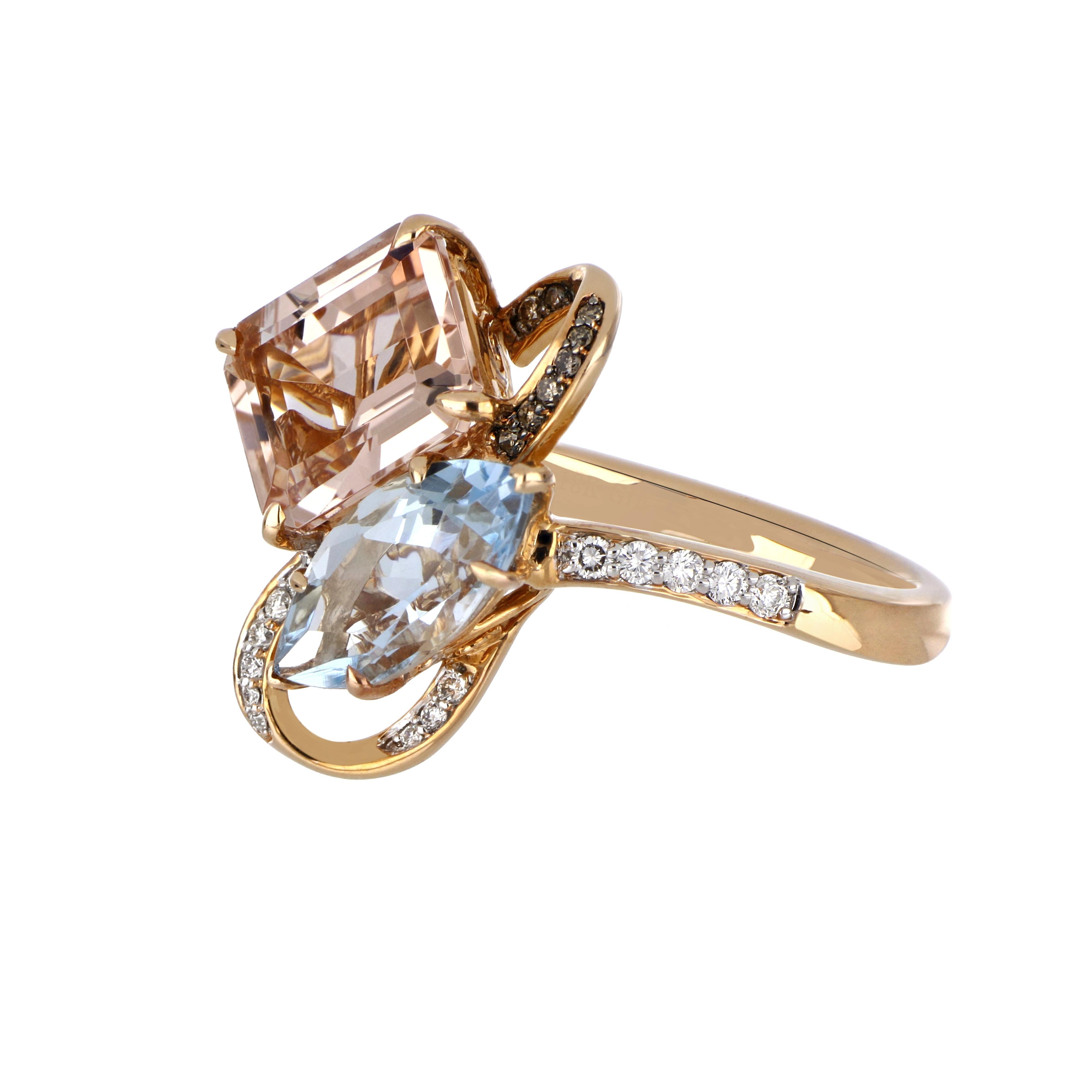 4.54 Carat Total Morganite and Aquamarine Ring with Diamonds 18 Karat Rose Gold For Sale 3
