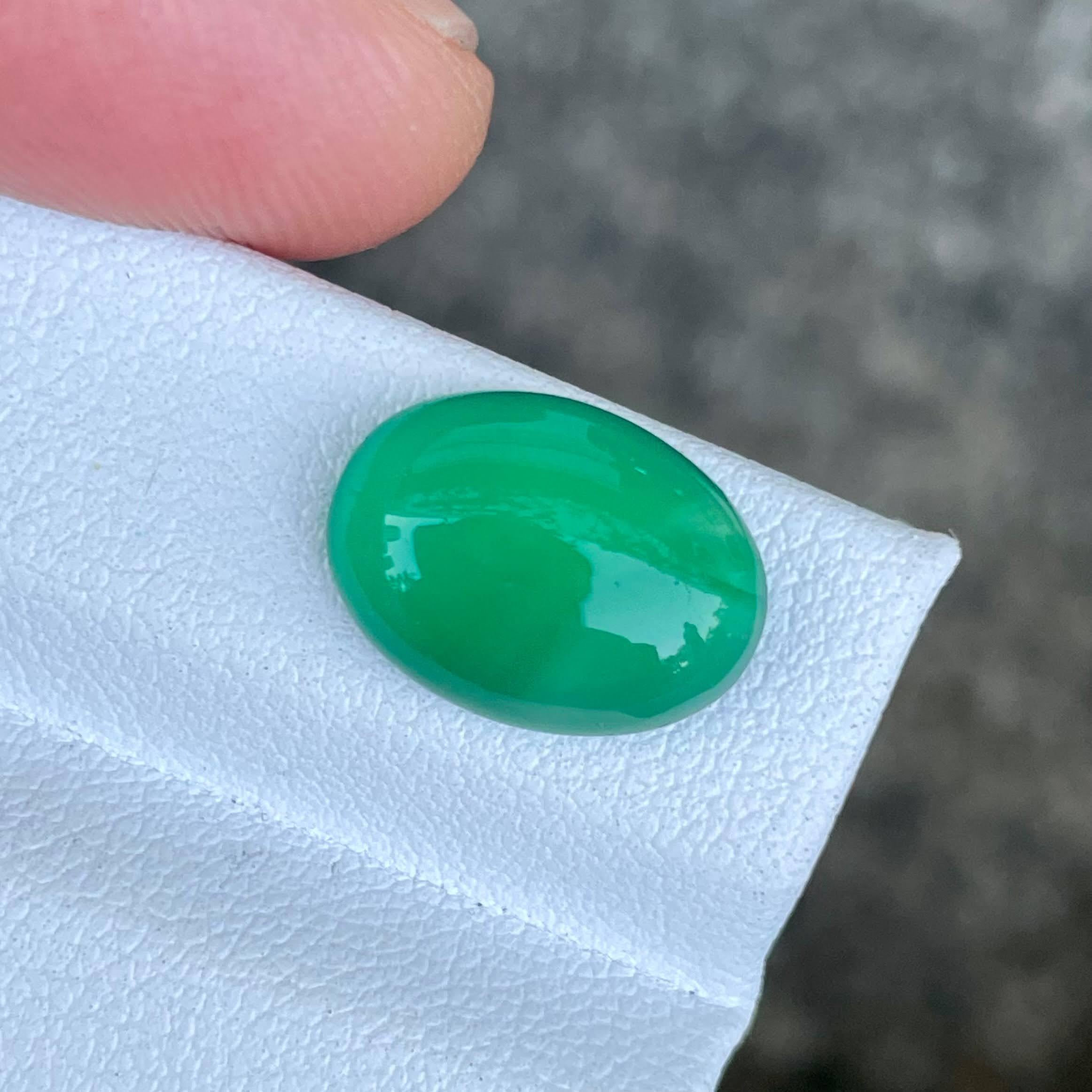 4.54 carats Green Agate Stone Oval Cut Natural Indian Gemstone For Sale 1