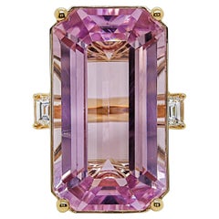 Anillo de Cóctel de Oro Amarillo con Kunzita y Diamante Blanco de 45,48 Quilates