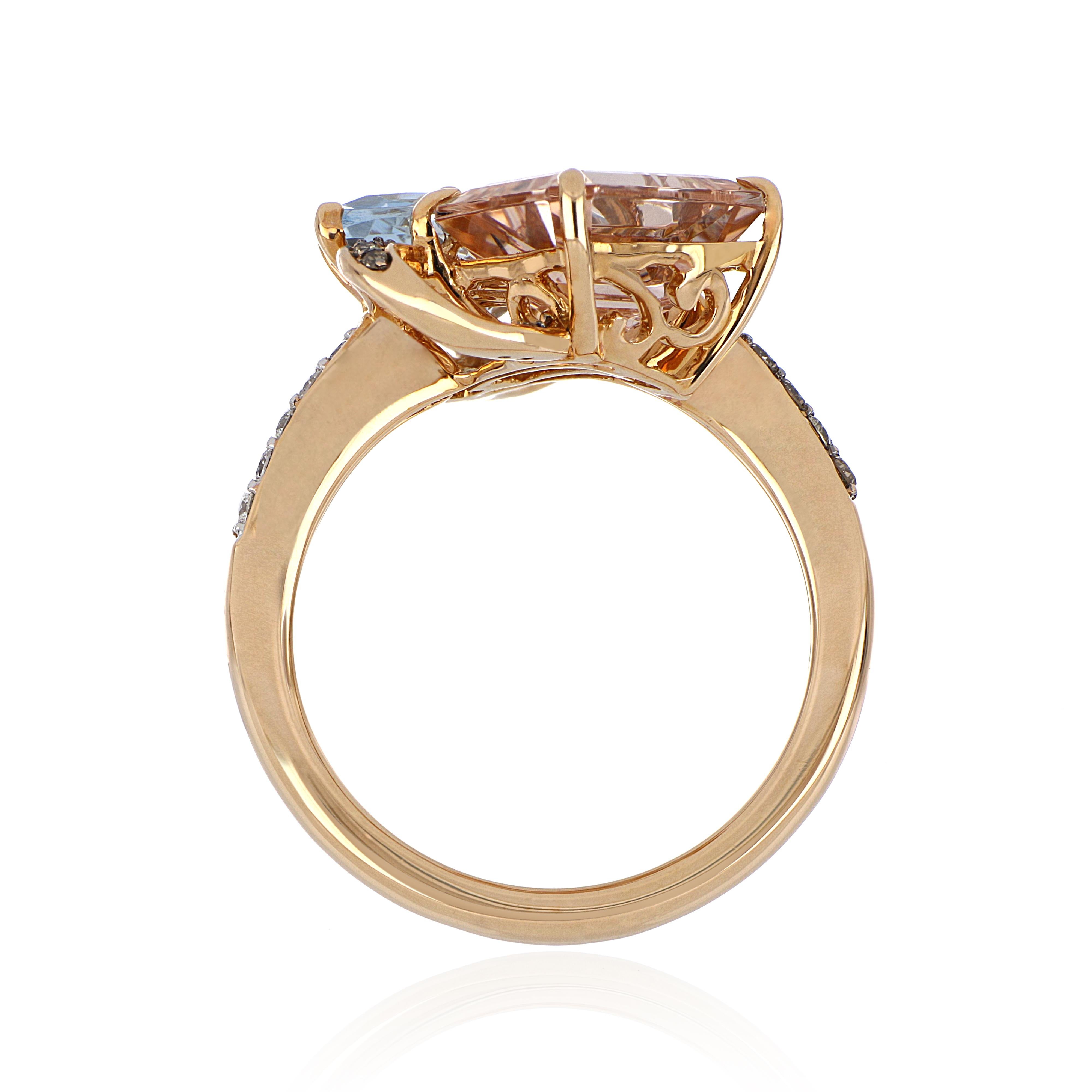 Contemporary 4.54 Carat Total Morganite and Aquamarine Ring with Diamonds 18 Karat Rose Gold For Sale